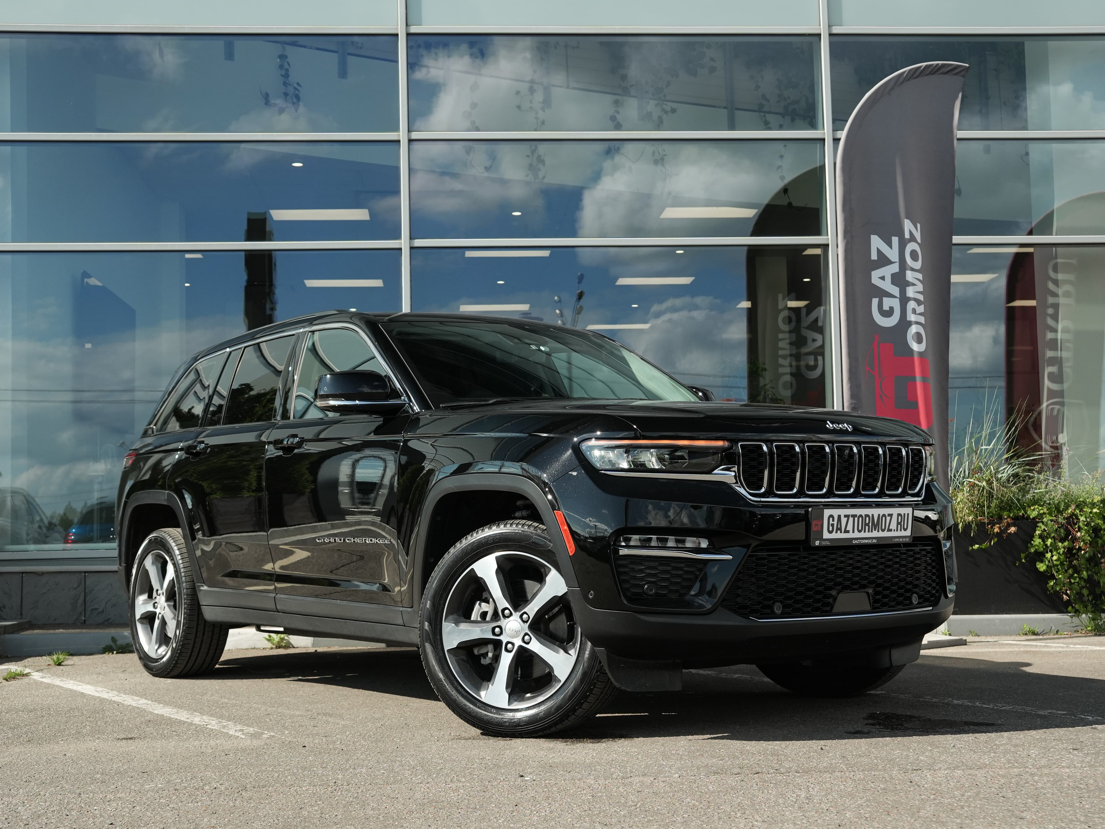 Jeep Grand Cherokee — фото 3