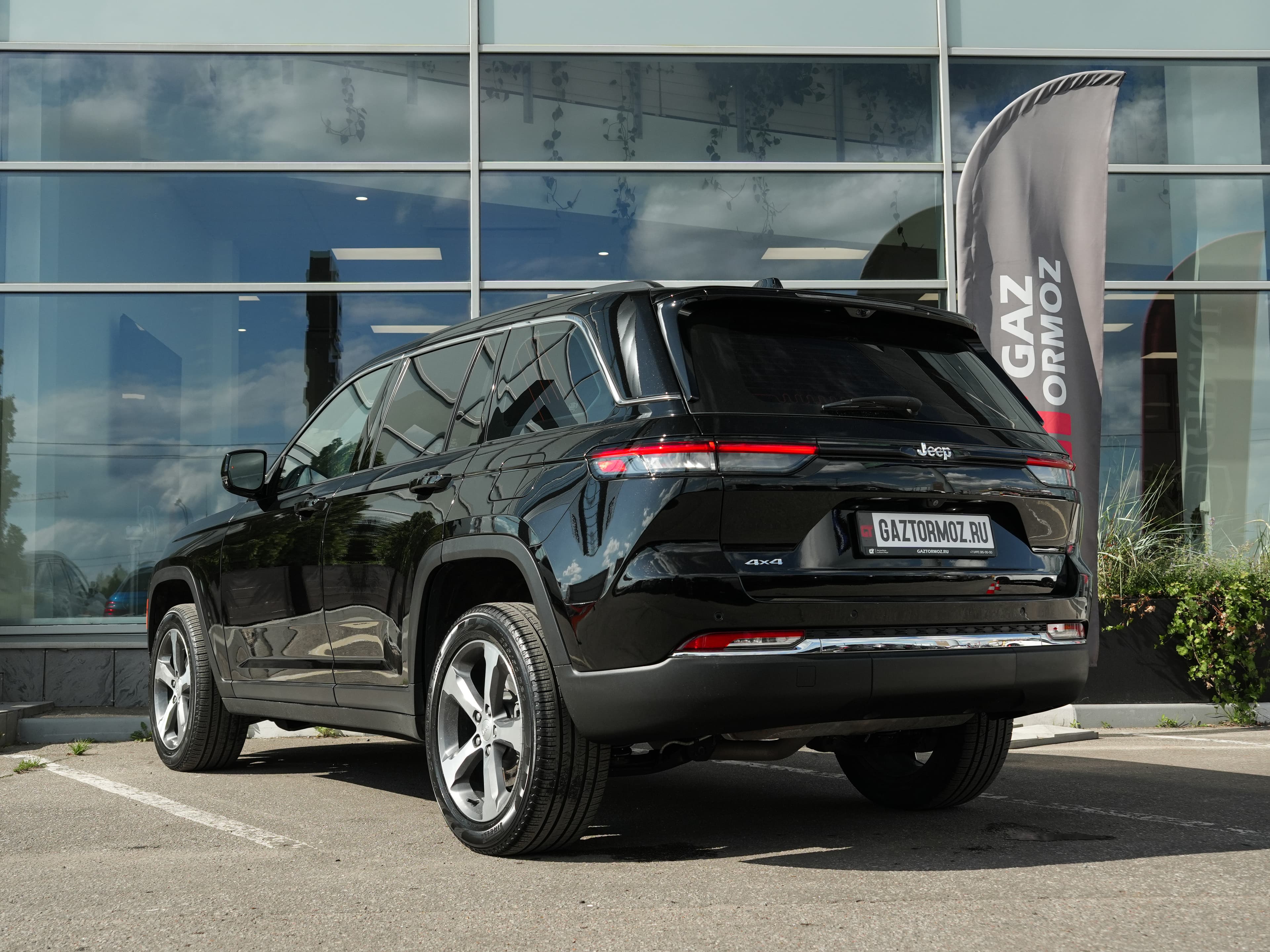 Jeep Grand Cherokee — фото 5