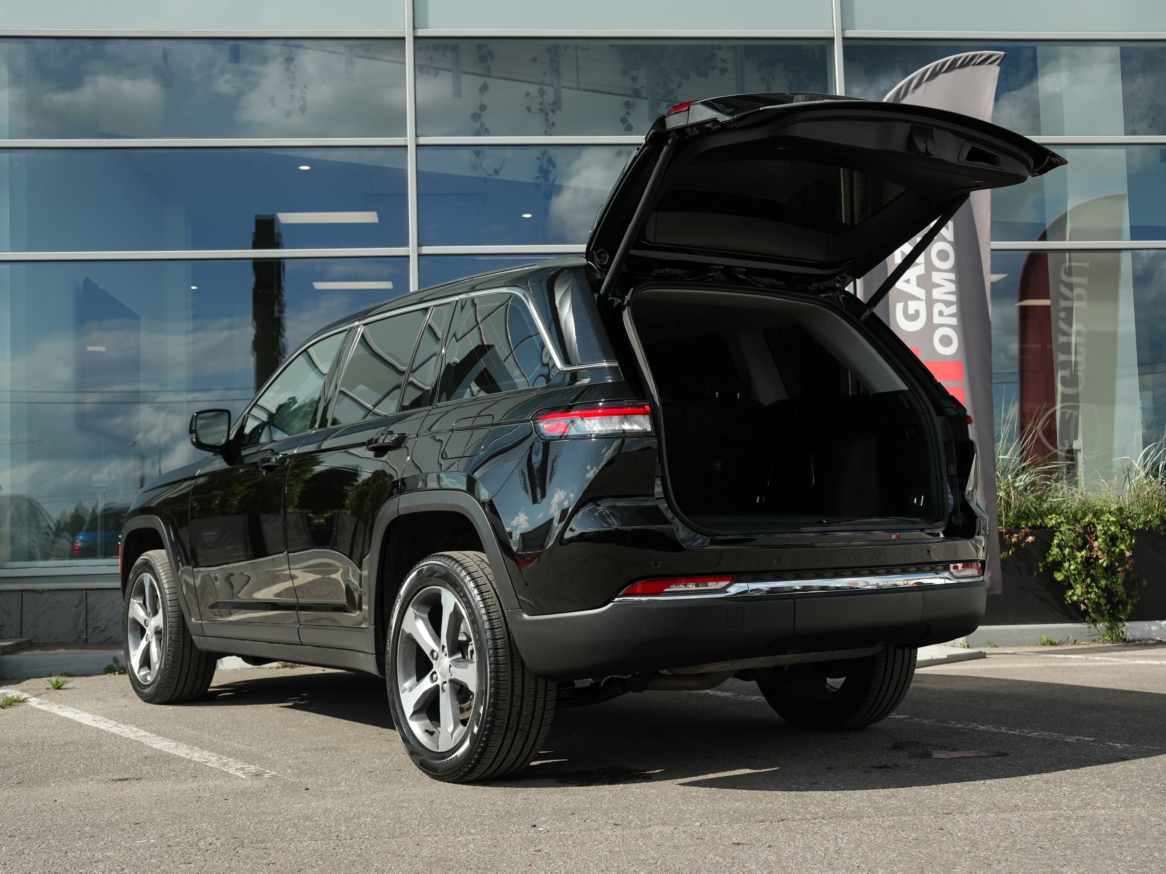Jeep Grand Cherokee — фото 6