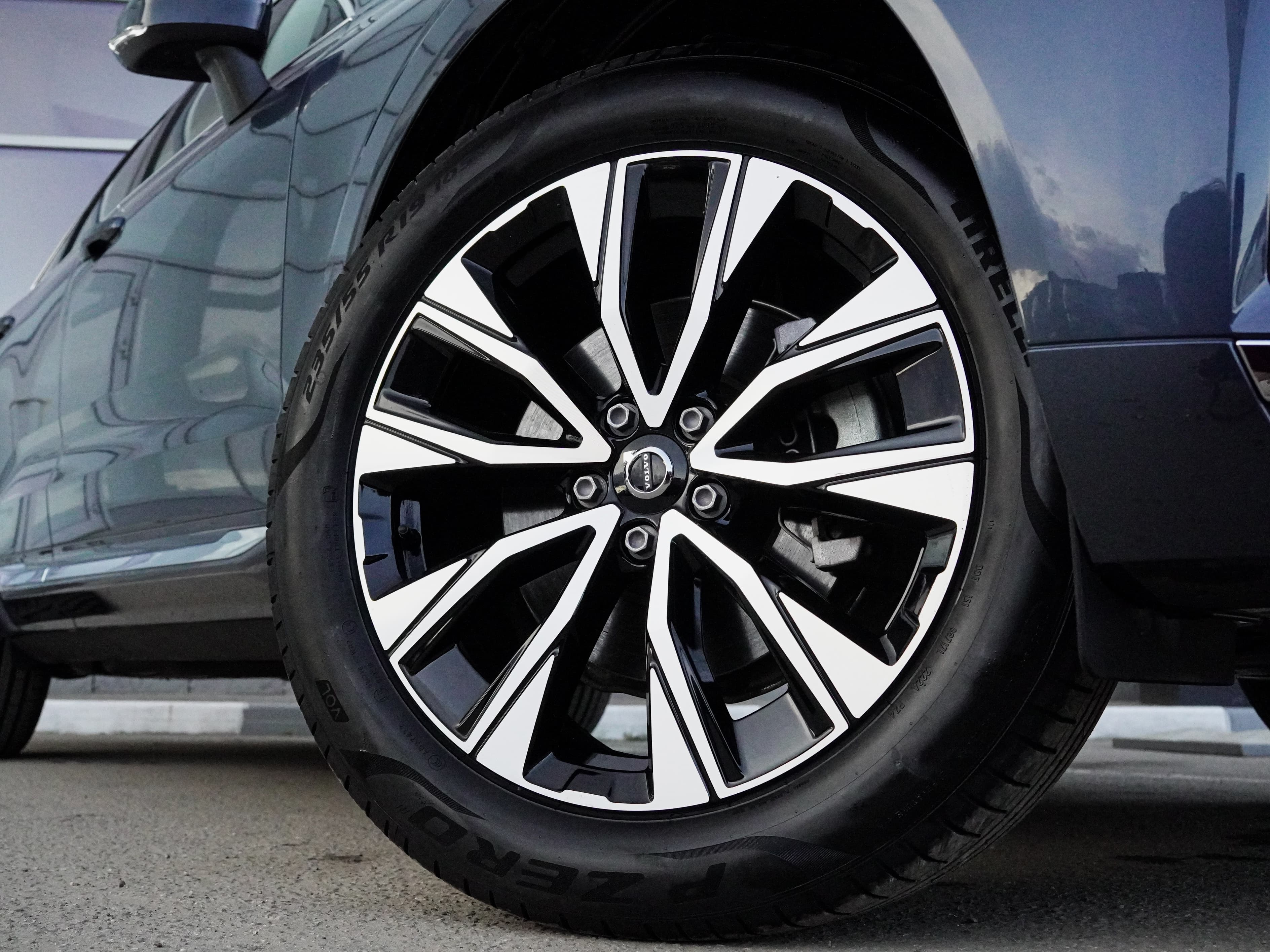 Volvo XC60 — фото 12