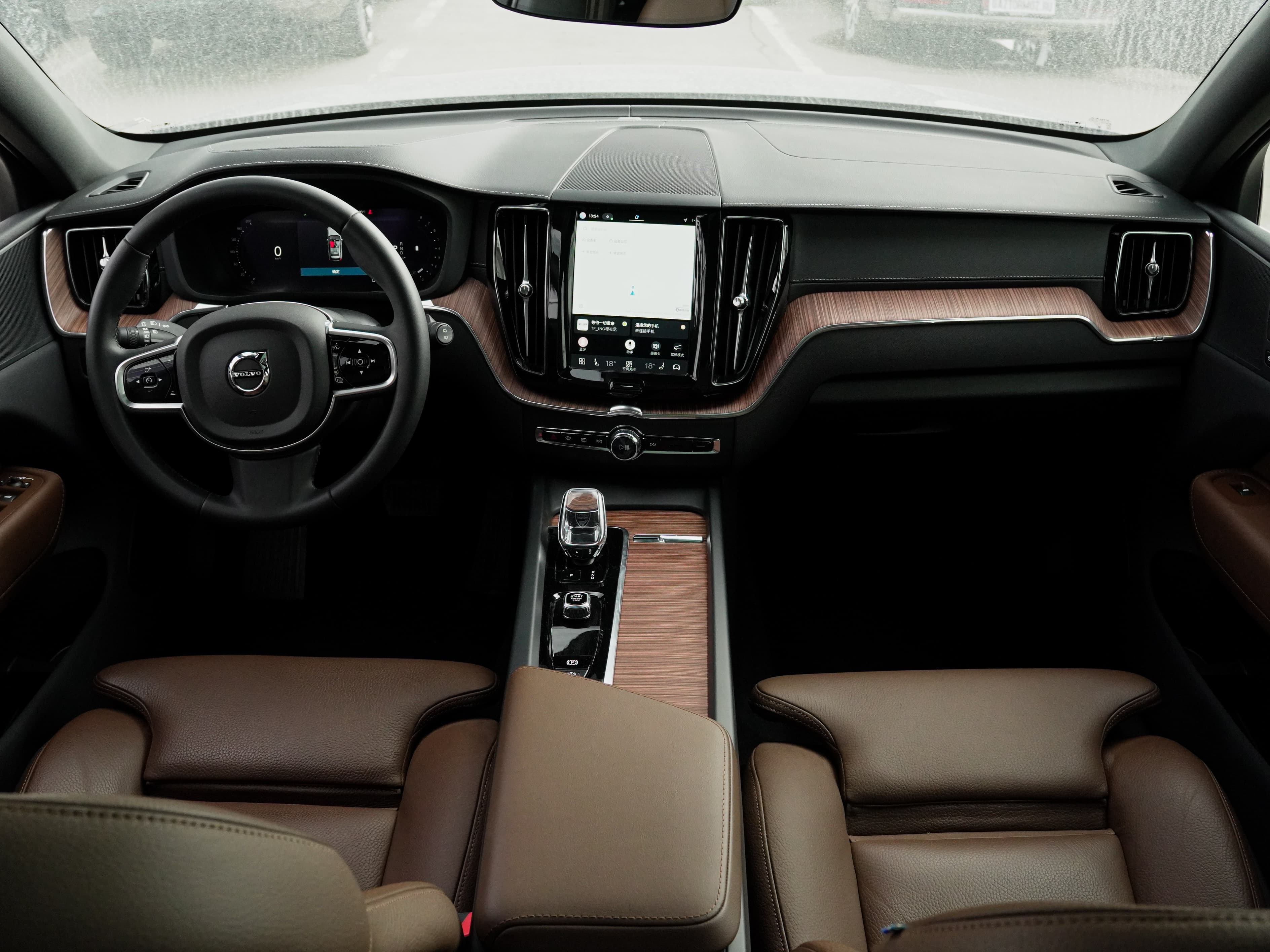 Volvo XC60 — фото 26