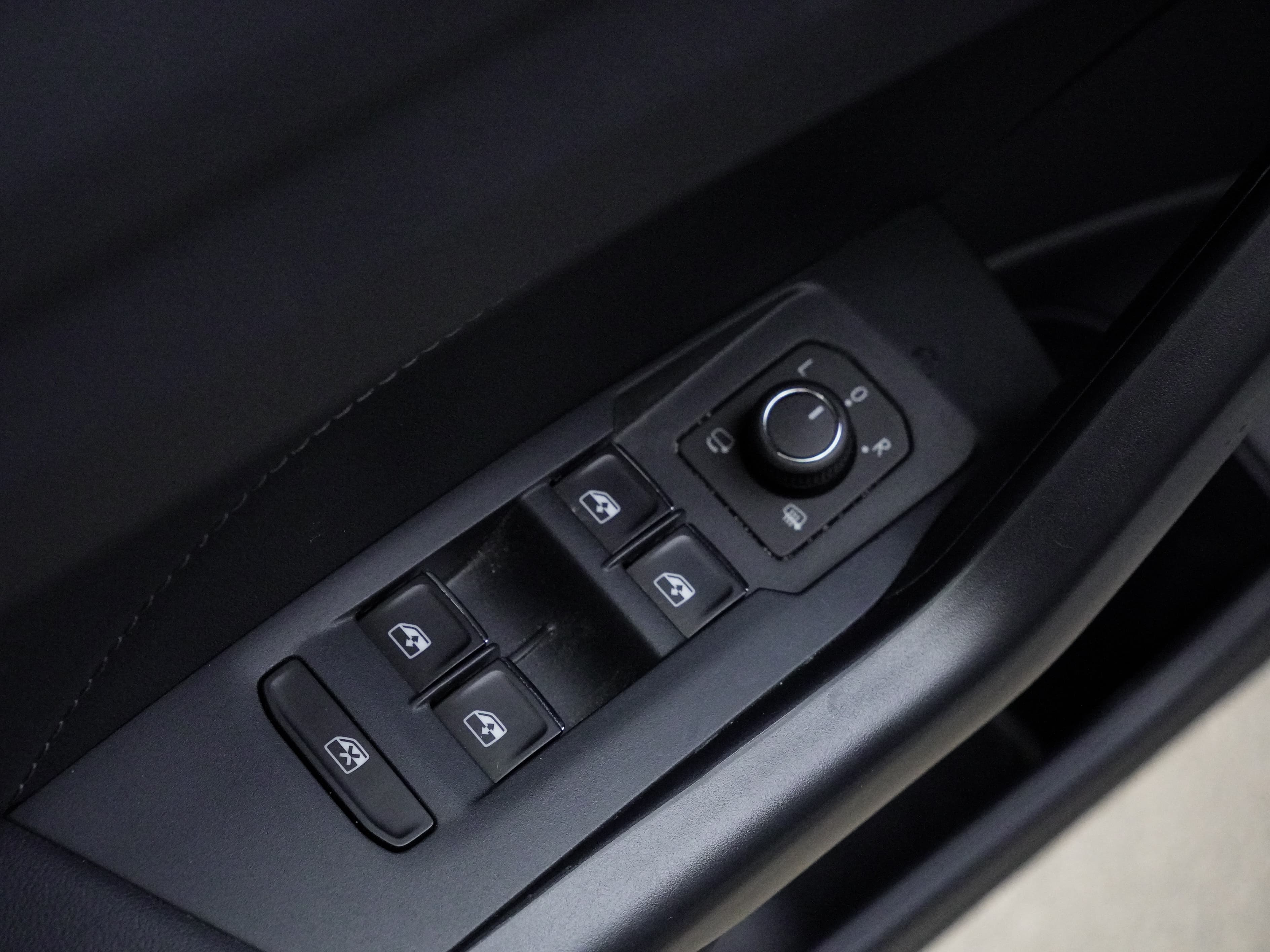 Volkswagen Tharu XR — фото 15