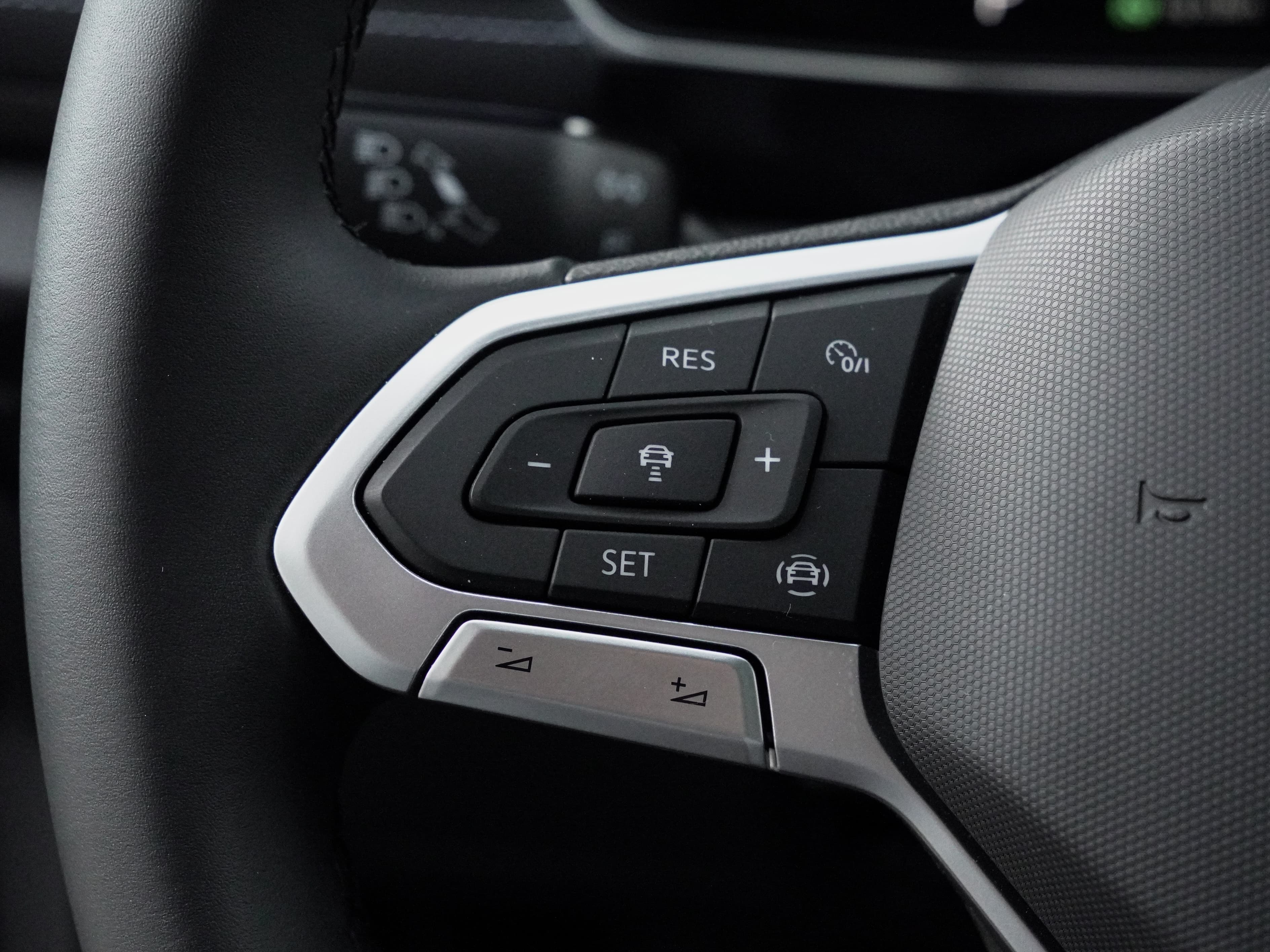 Volkswagen Tharu XR — фото 19