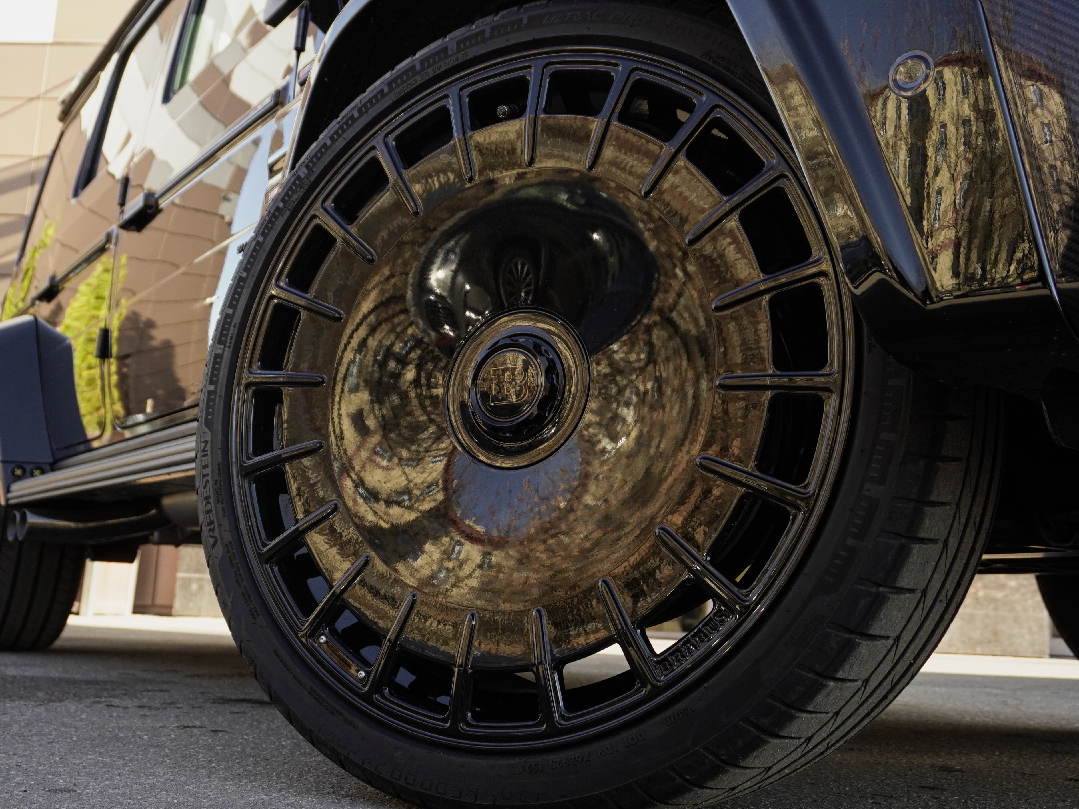 Brabus 800 Widestar — черная классика и бежевый люкс — фото 11