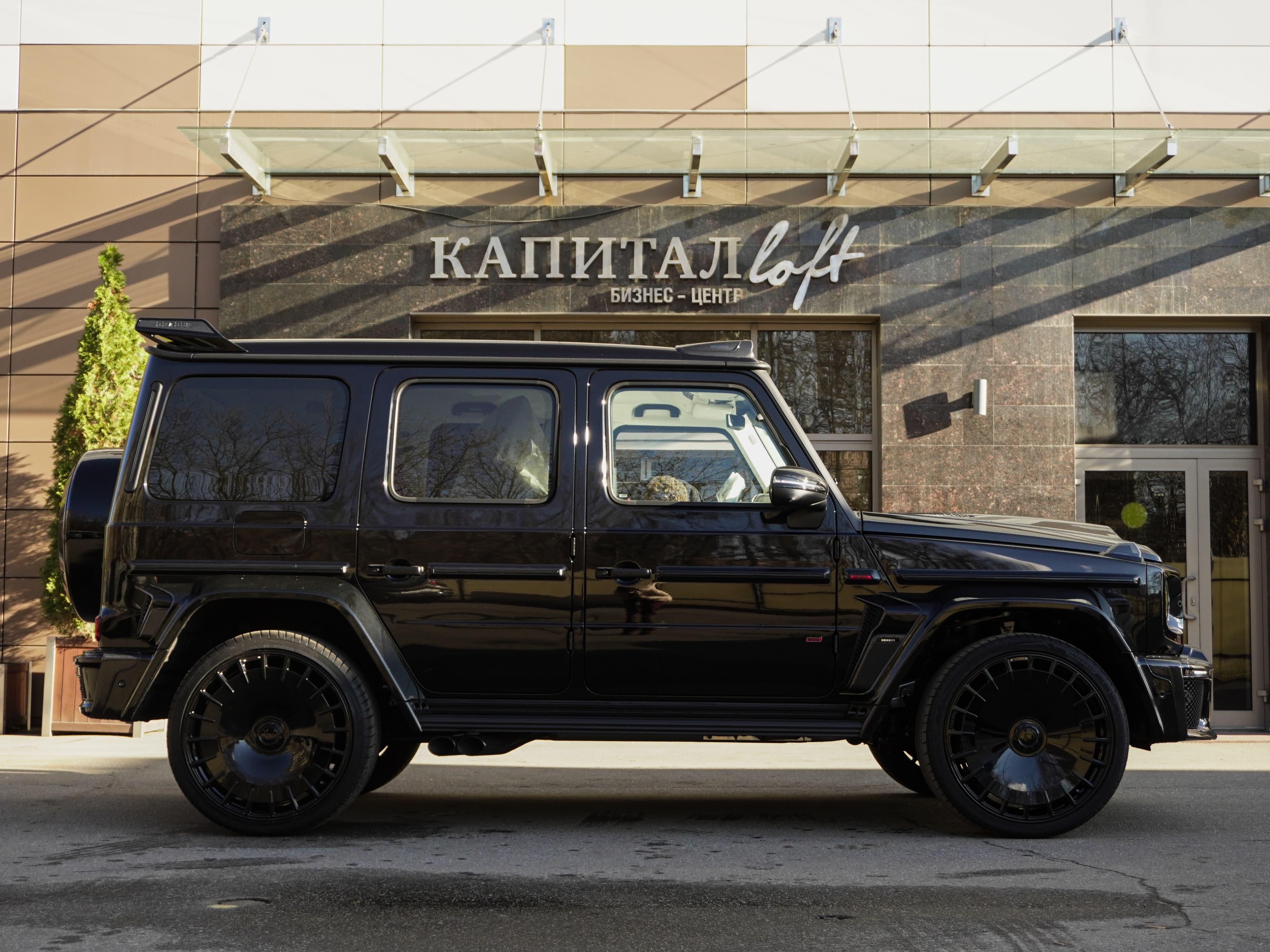 Brabus 800 Widestar — черная классика и бежевый люкс — фото 4