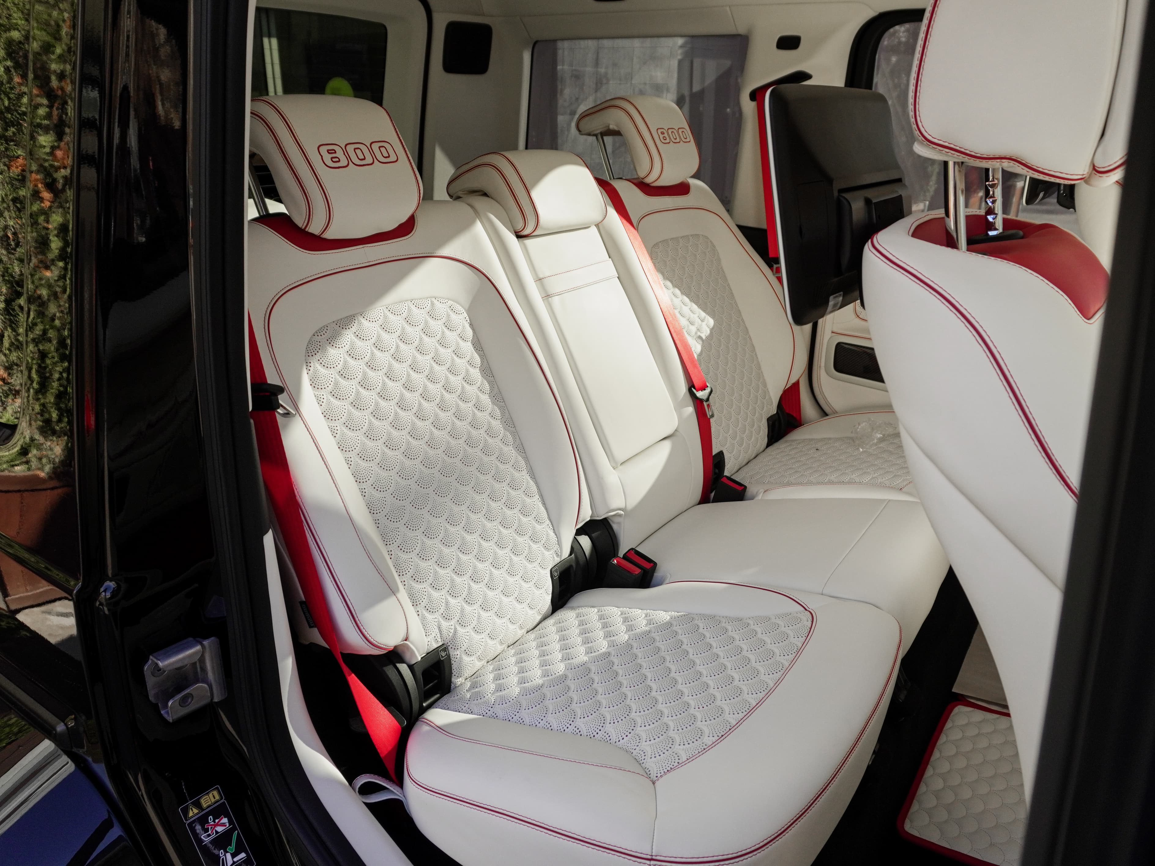 Brabus 800 Widestar — черная классика и бежевый люкс — фото 31
