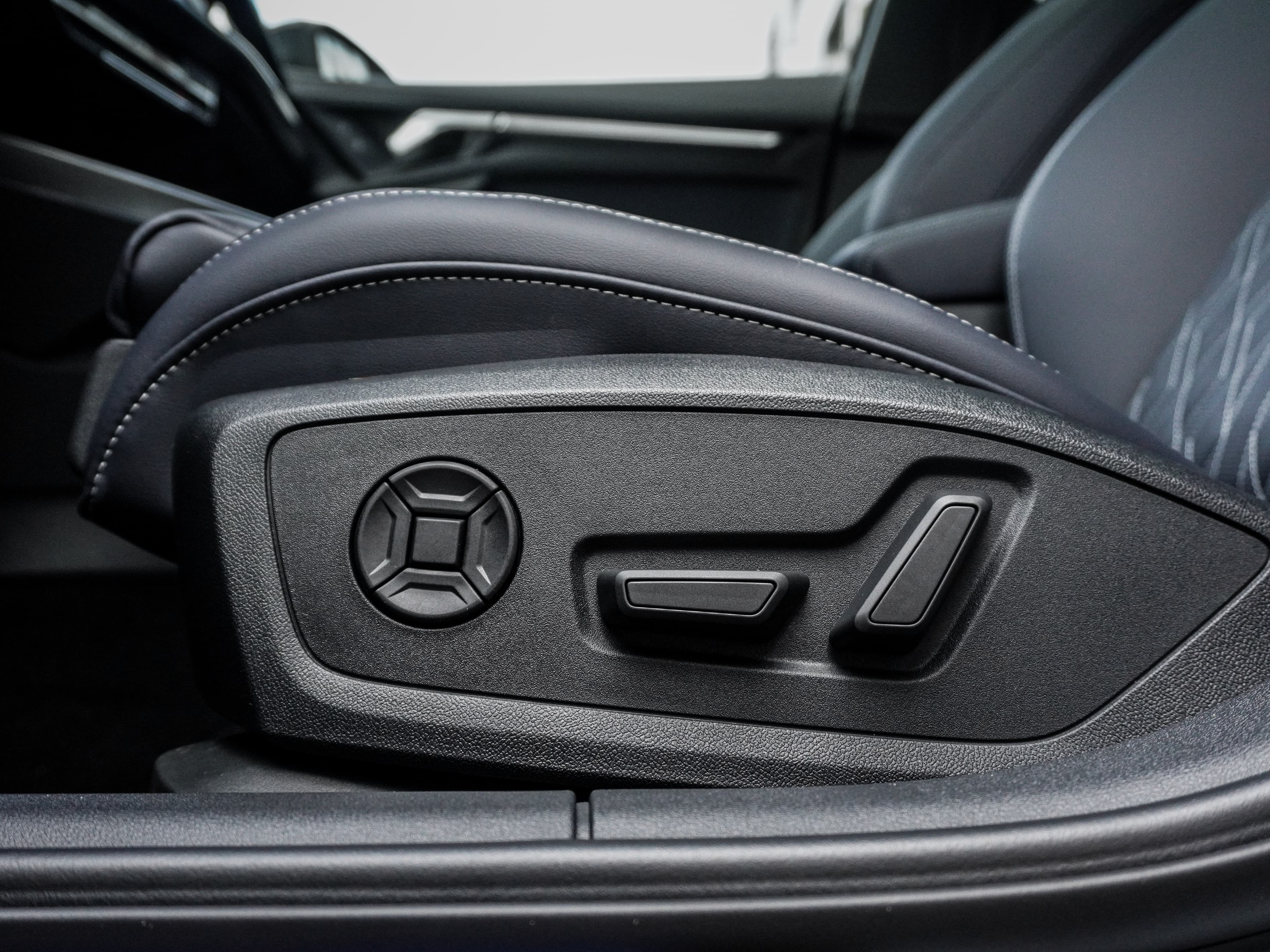 Audi A3L — фото 17