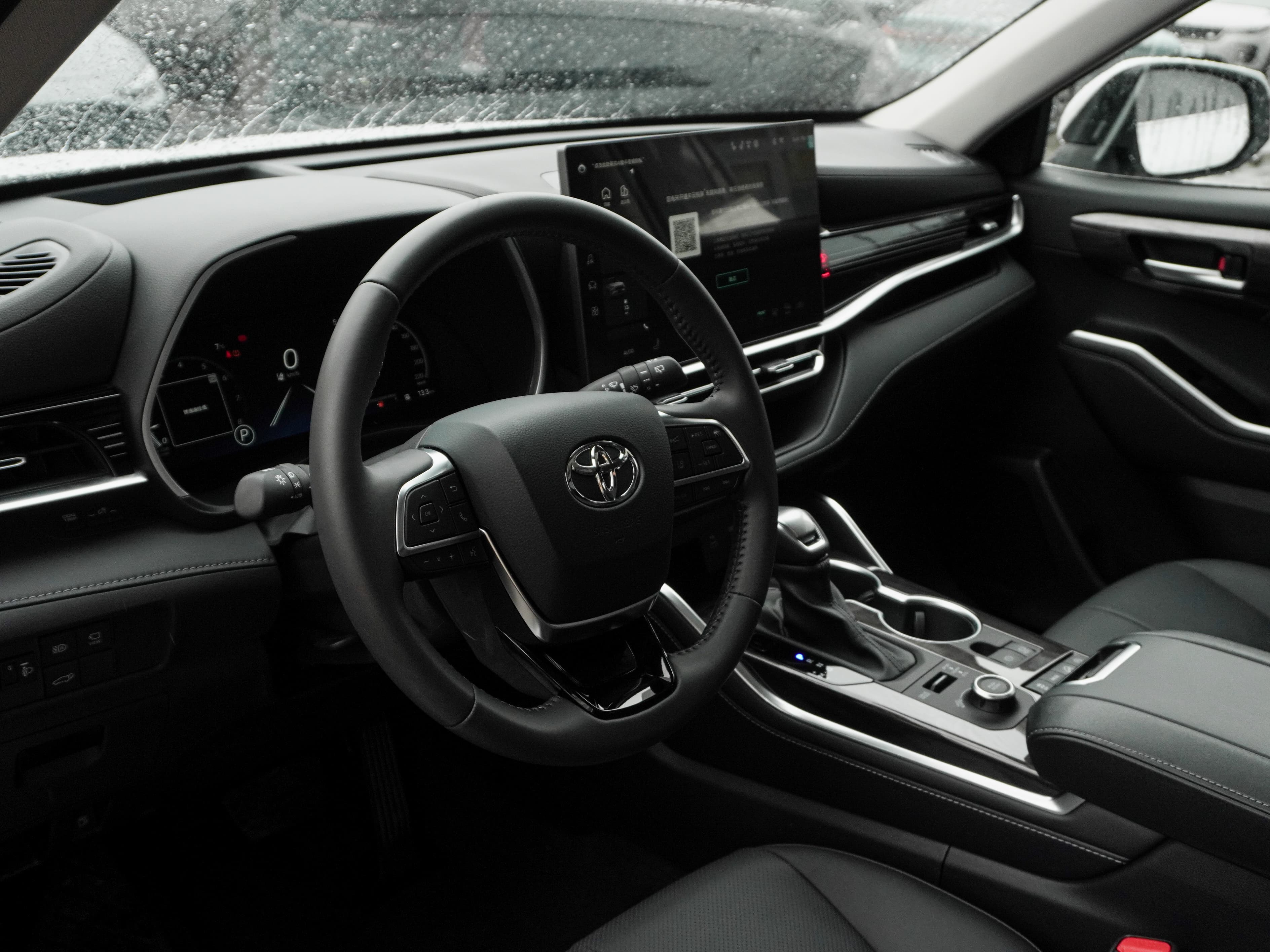 Toyota Highlander — фото 12