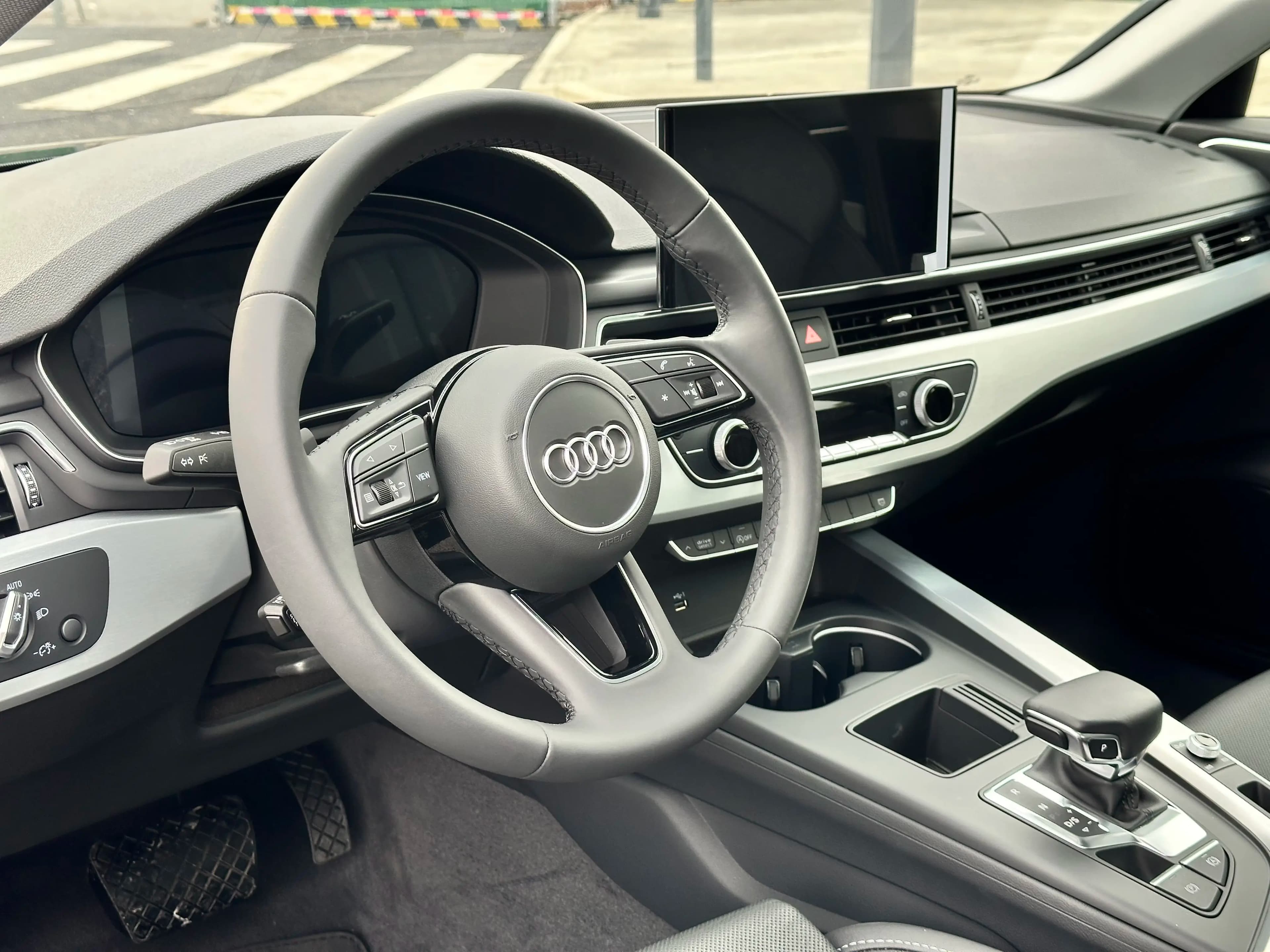 Audi A4L 2021 г. 68043 км. — фото 13