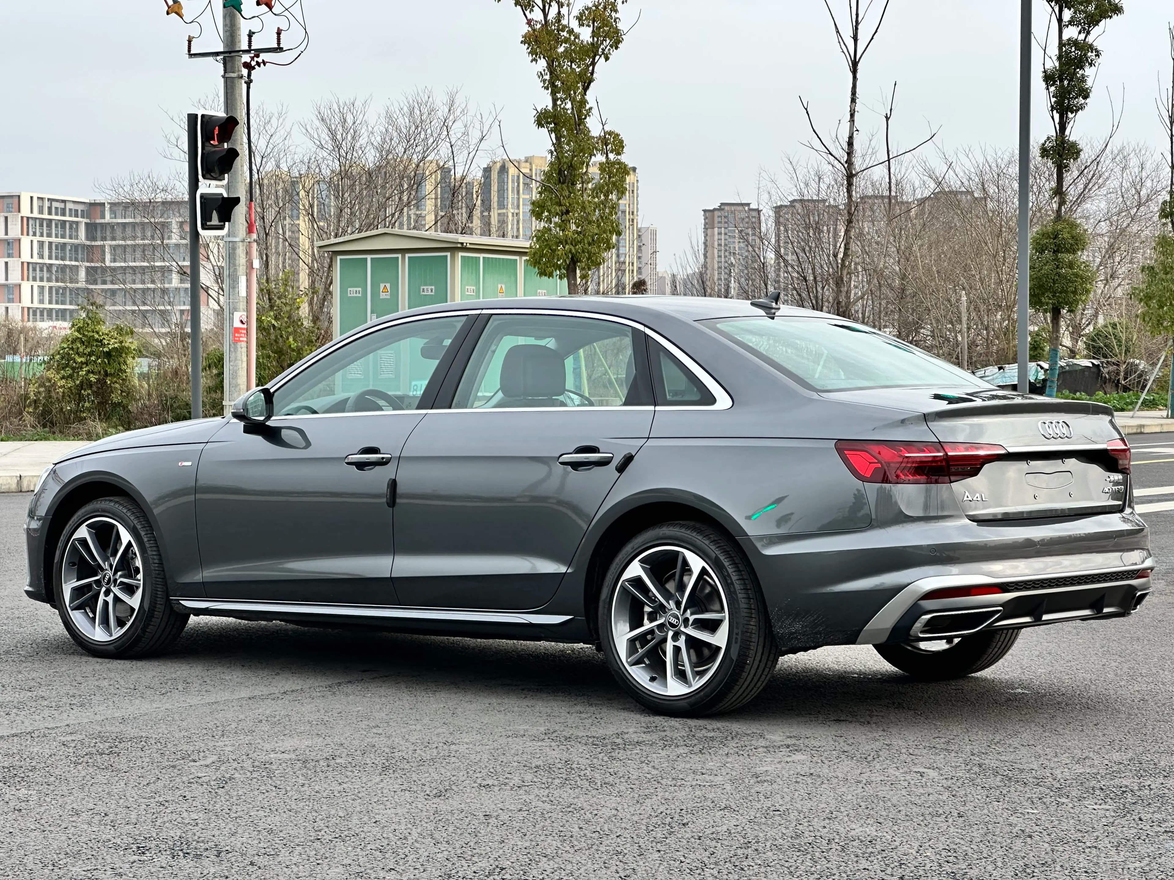 Audi A4L 2021 г. 68043 км. — фото 3