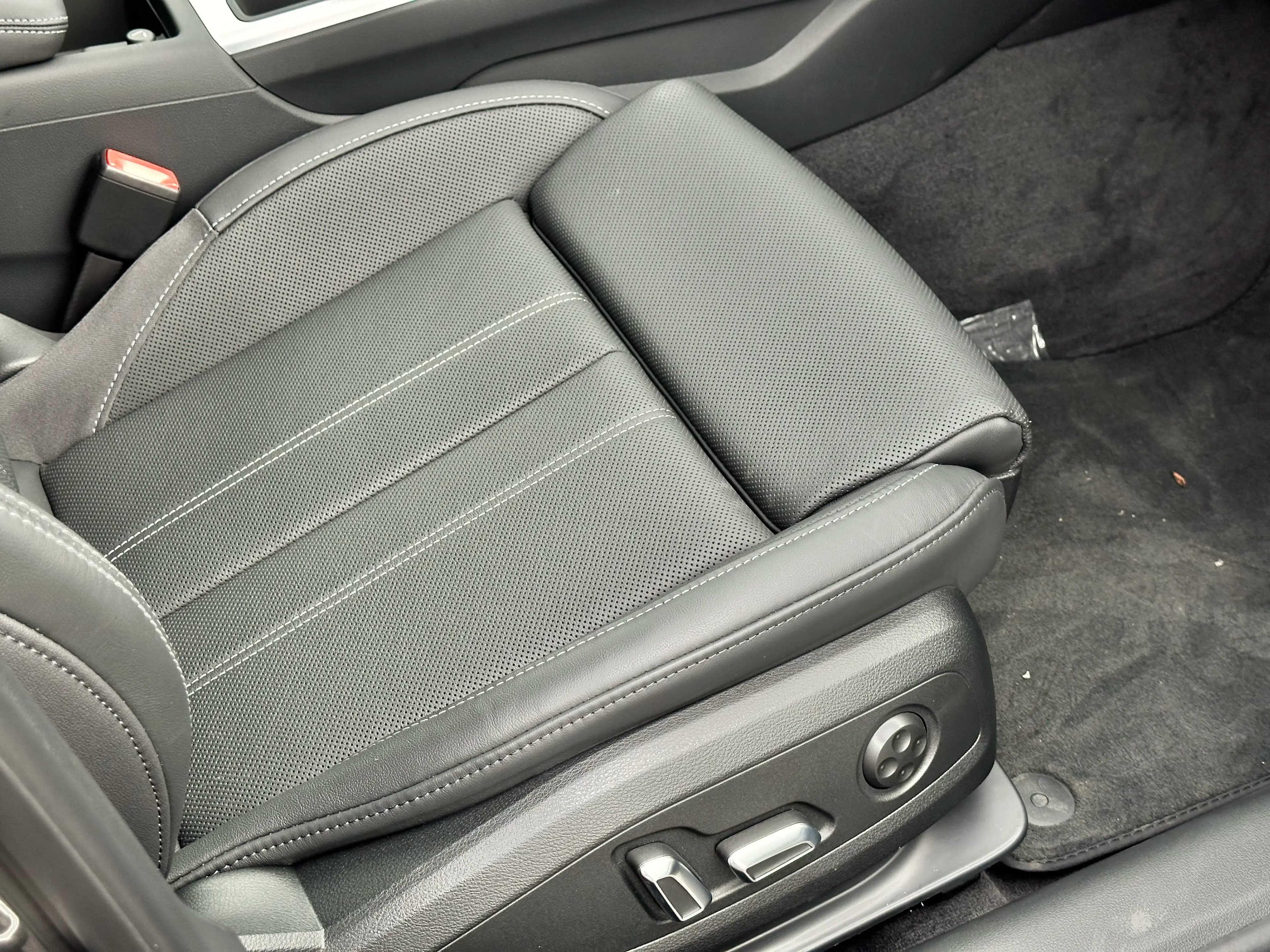 Audi A4L 2021 г. 68043 км. — фото 7