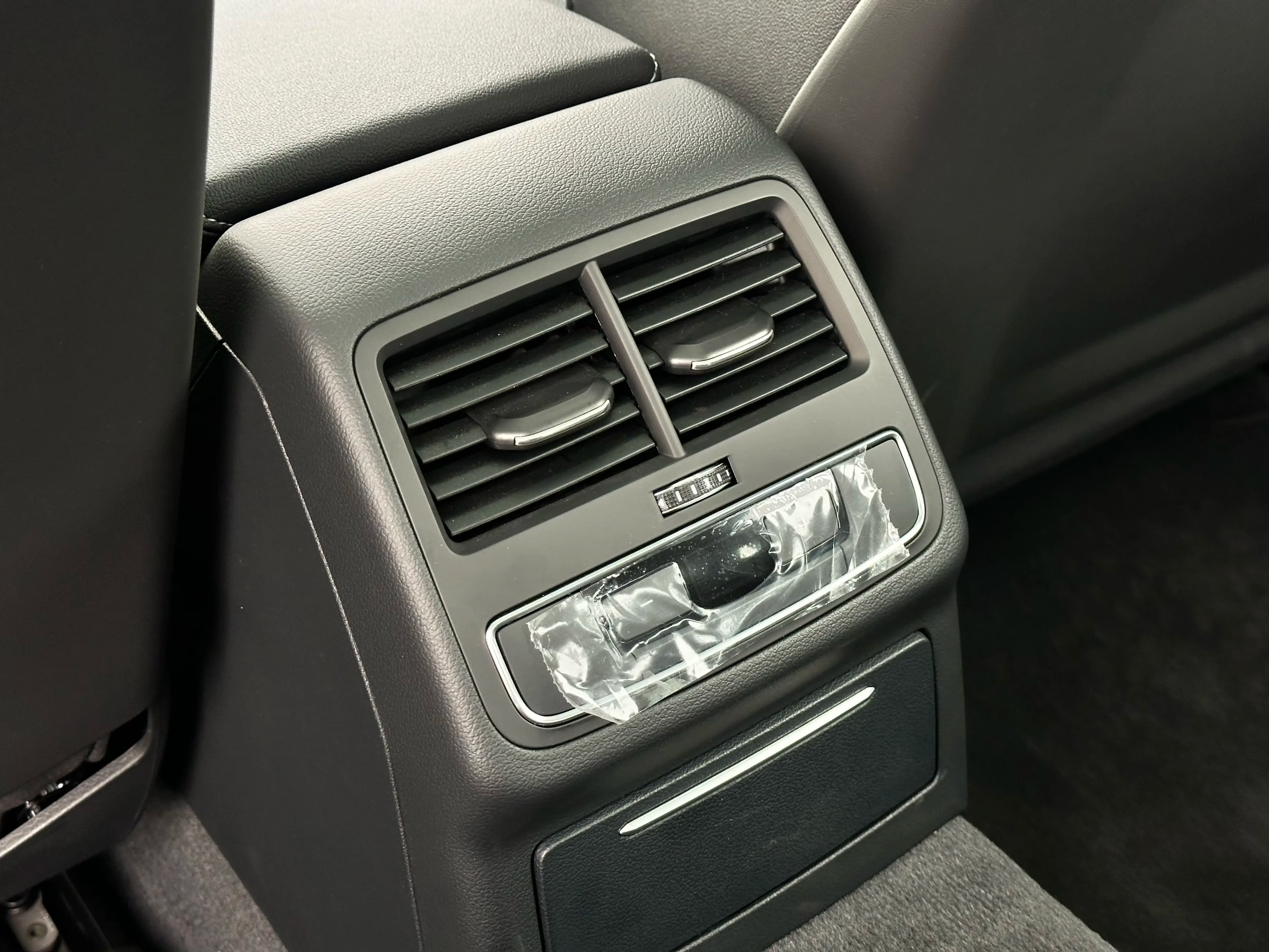 Audi A4L 2021 г. 68043 км. — фото 8