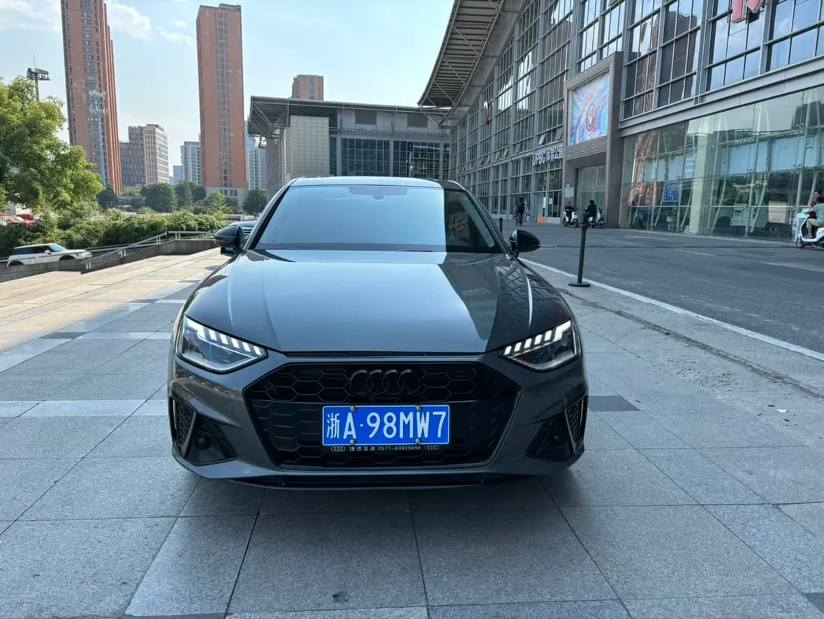 Audi A4L 2022 г. 31037 км. — фото 2
