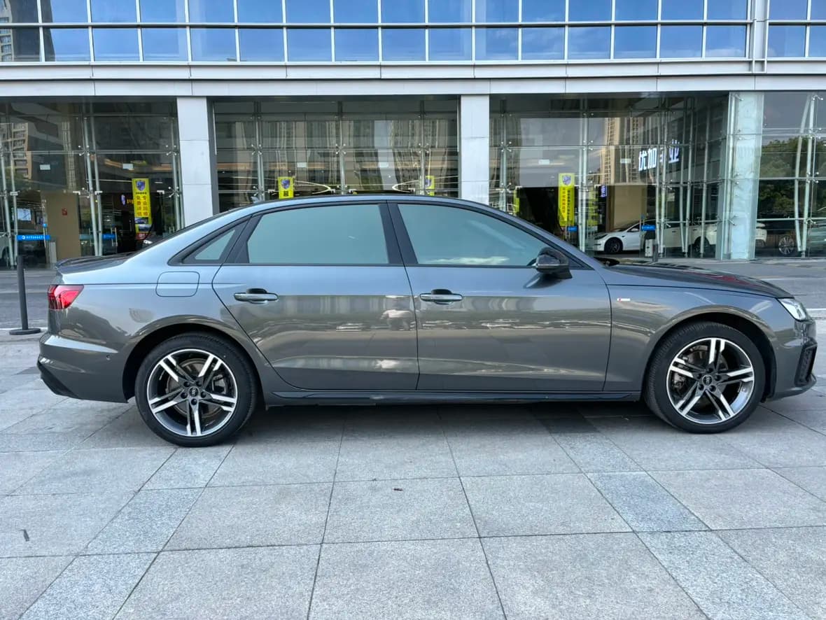 Audi A4L 2022 г. 31037 км. — фото 6