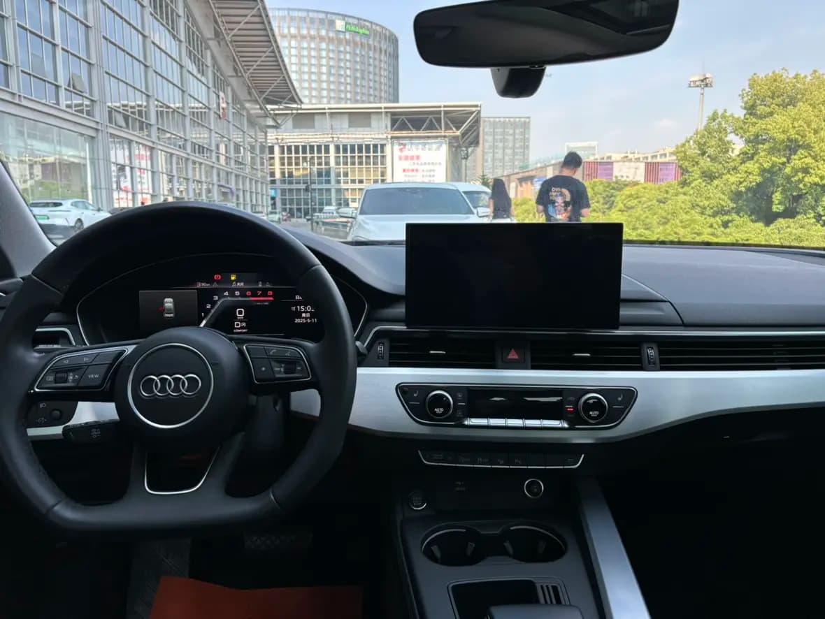 Audi A4L 2022 г. 31037 км. — фото 10