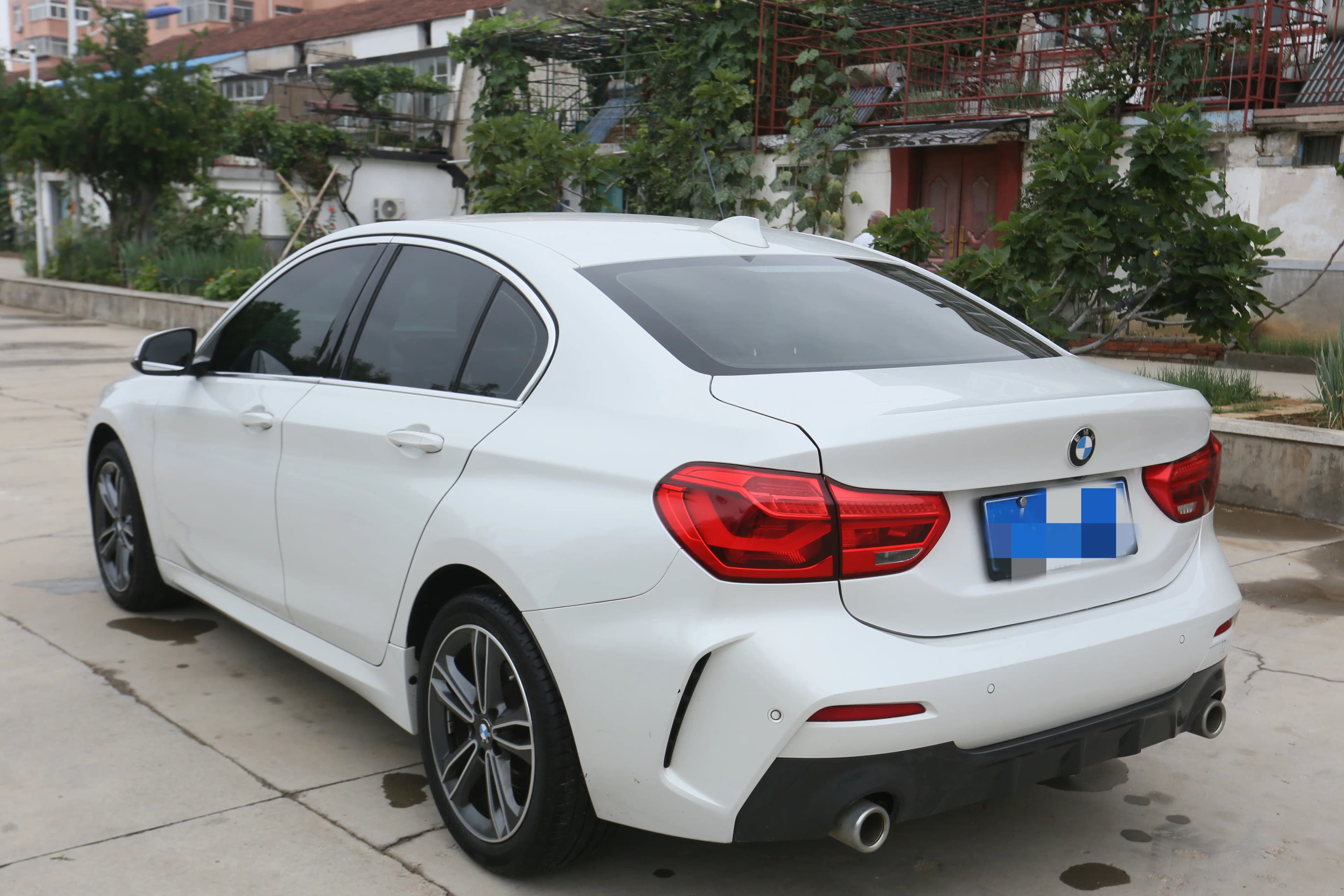 BMW 1 Series 2021 г. 80000 км. — фото 4
