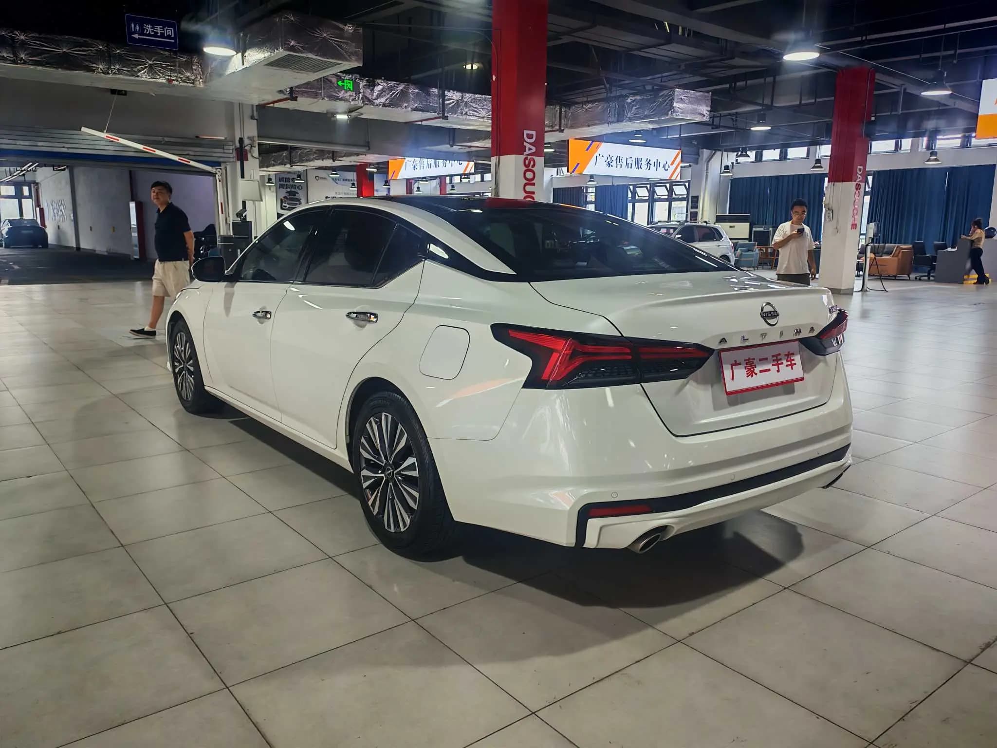Nissan Altima 2023 г. 59145 км. — фото 4