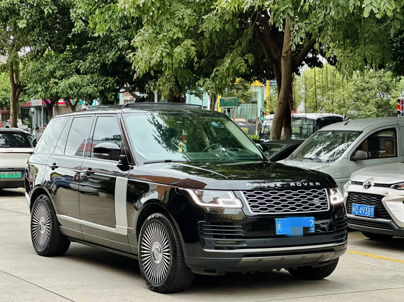 Land Rover Range rover 2022 г. 89049 км. — фото 3