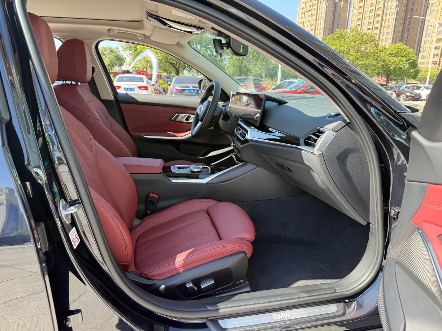 BMW i3 2023 г. 40002 км. — фото 25