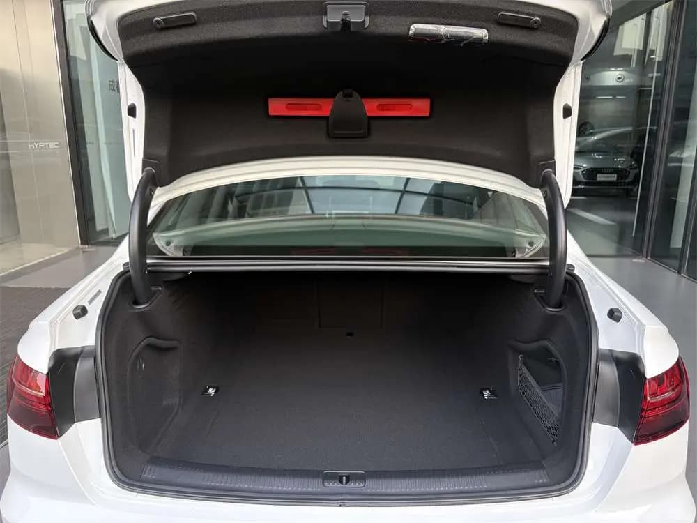 Audi A4L 2021 г. 42416 км. — фото 14