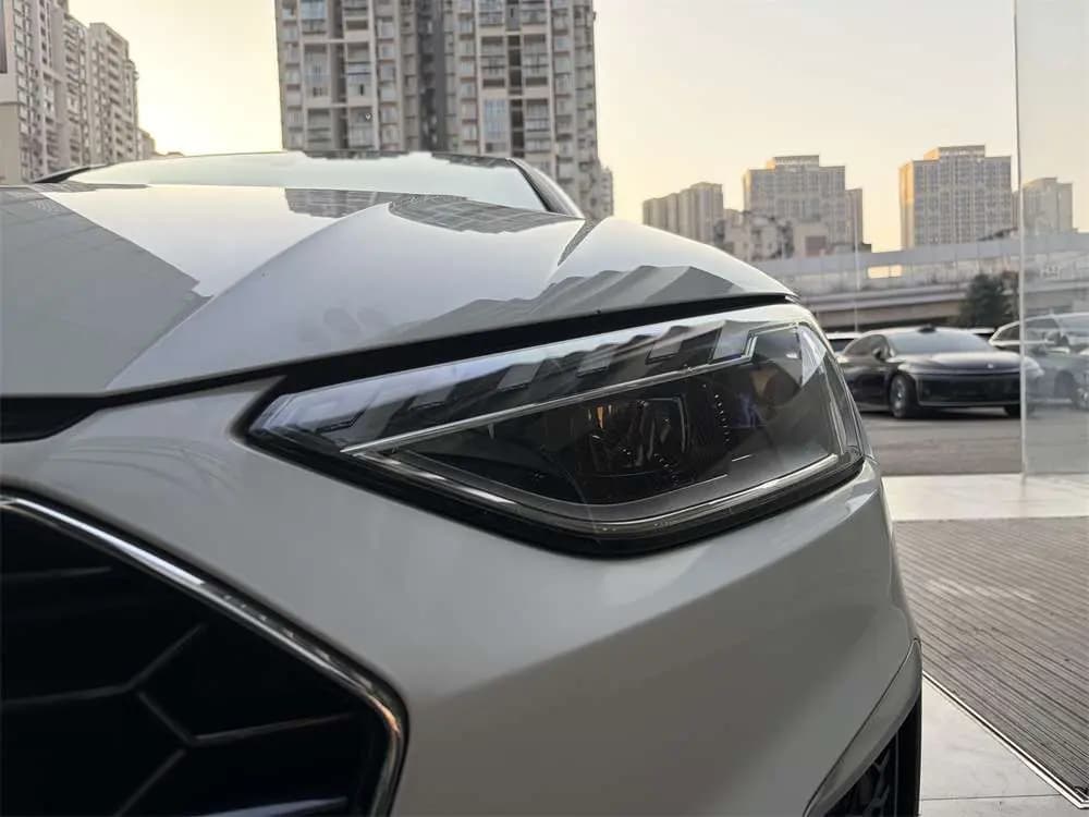 Audi A4L 2021 г. 42416 км. — фото 7