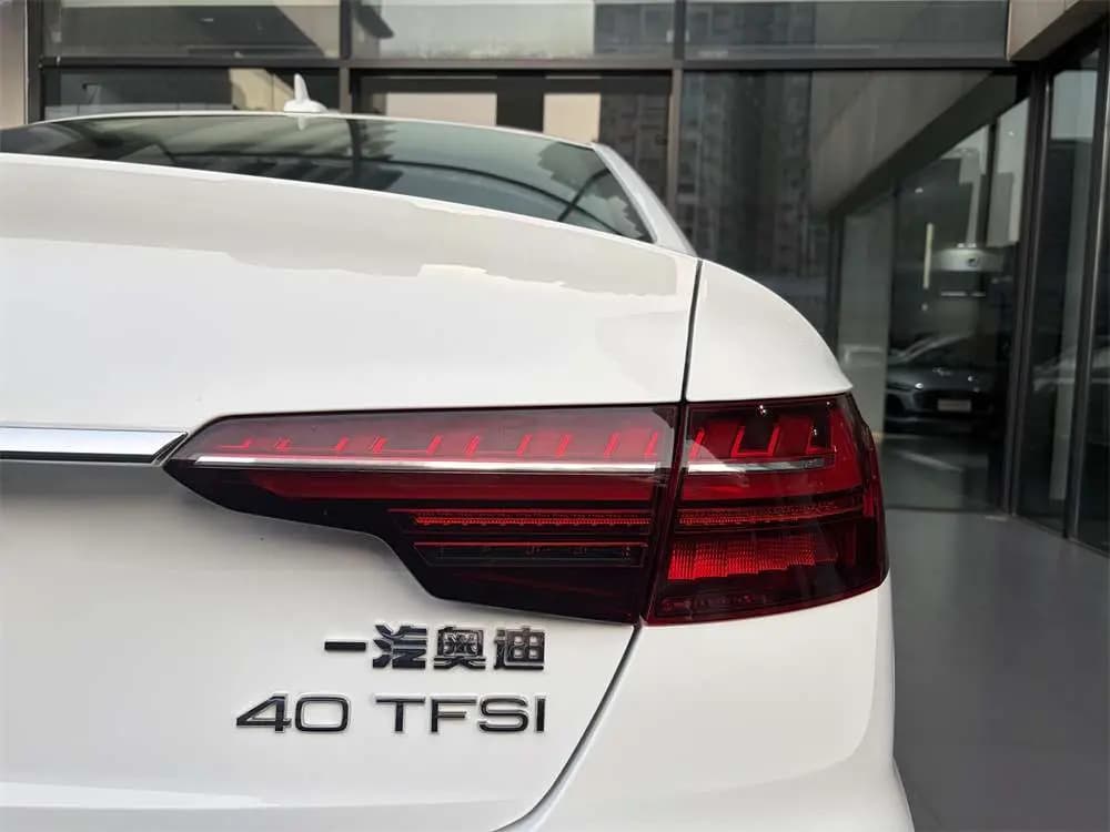 Audi A4L 2021 г. 42416 км. — фото 8