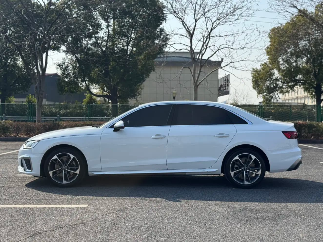 Audi A4L 2023 г. 71012 км. — фото 3