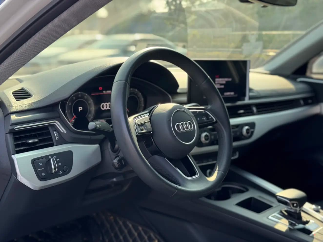 Audi A4L 2023 г. 71012 км. — фото 8
