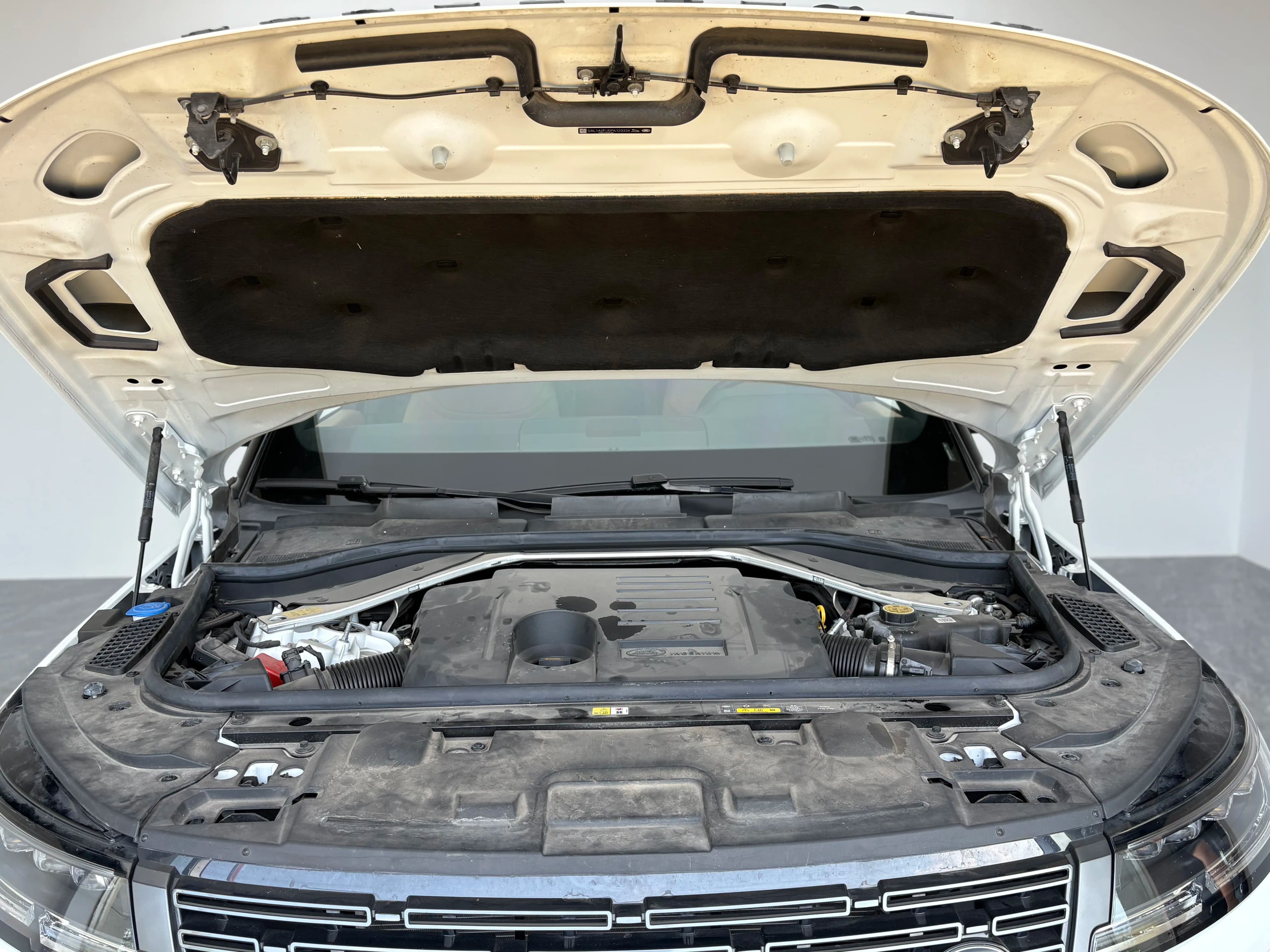 Land Rover Range Rover Sport 2023 г. 24327 км. — фото 10