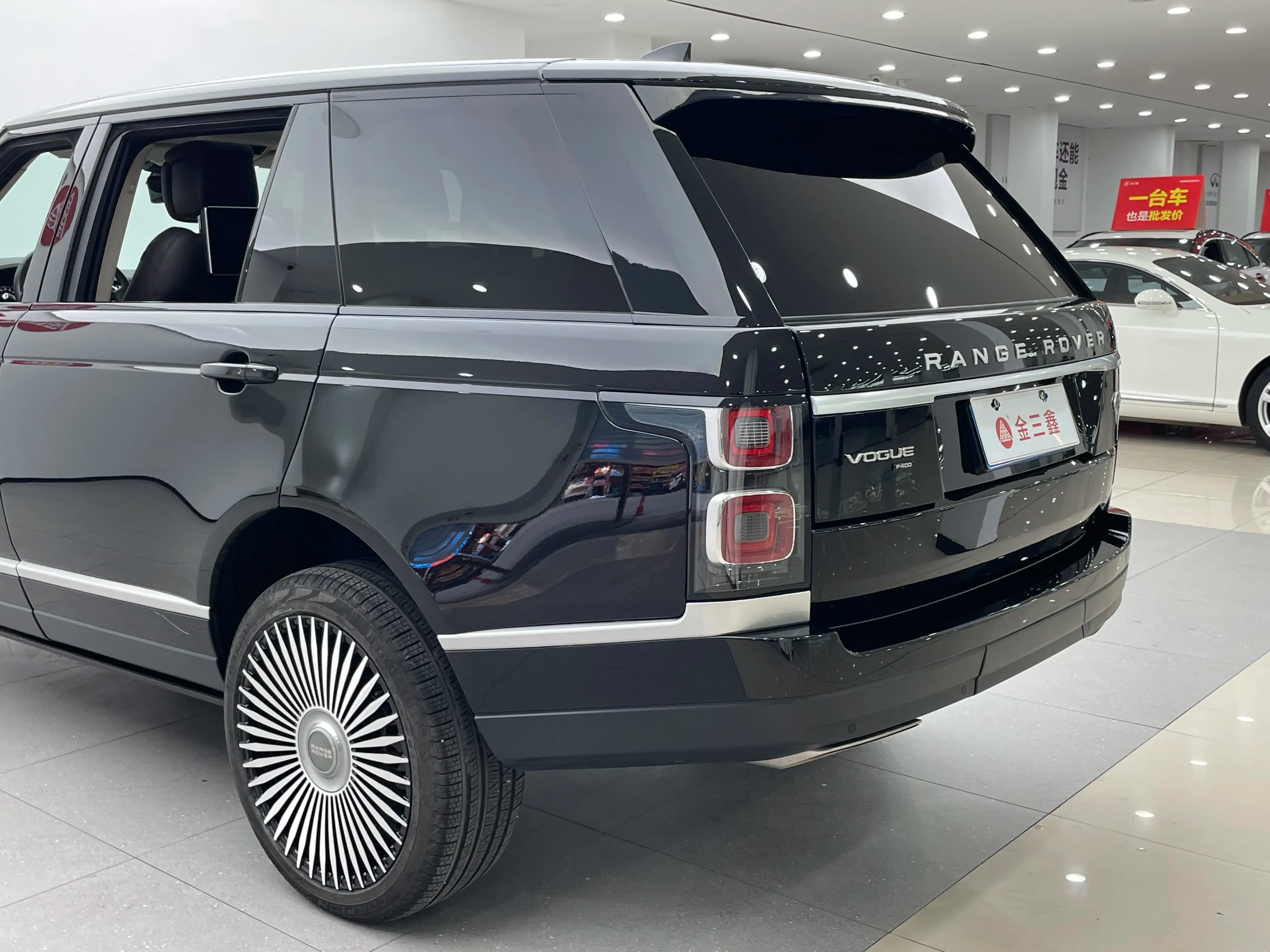 Land Rover Range rover 2022 г. 69553 км. — фото 7