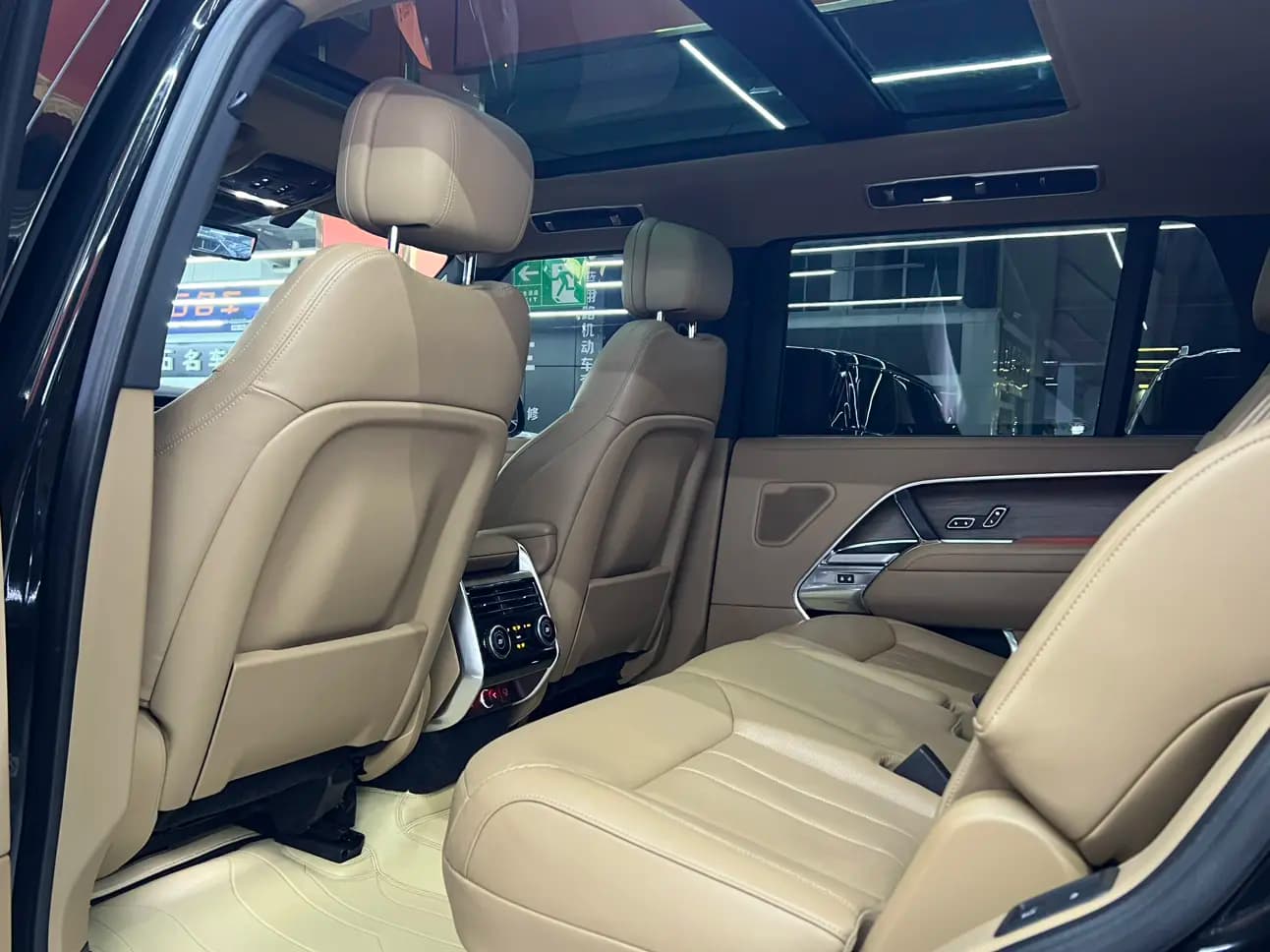 Land Rover Range rover 2024 г. 60054 км. — фото 15