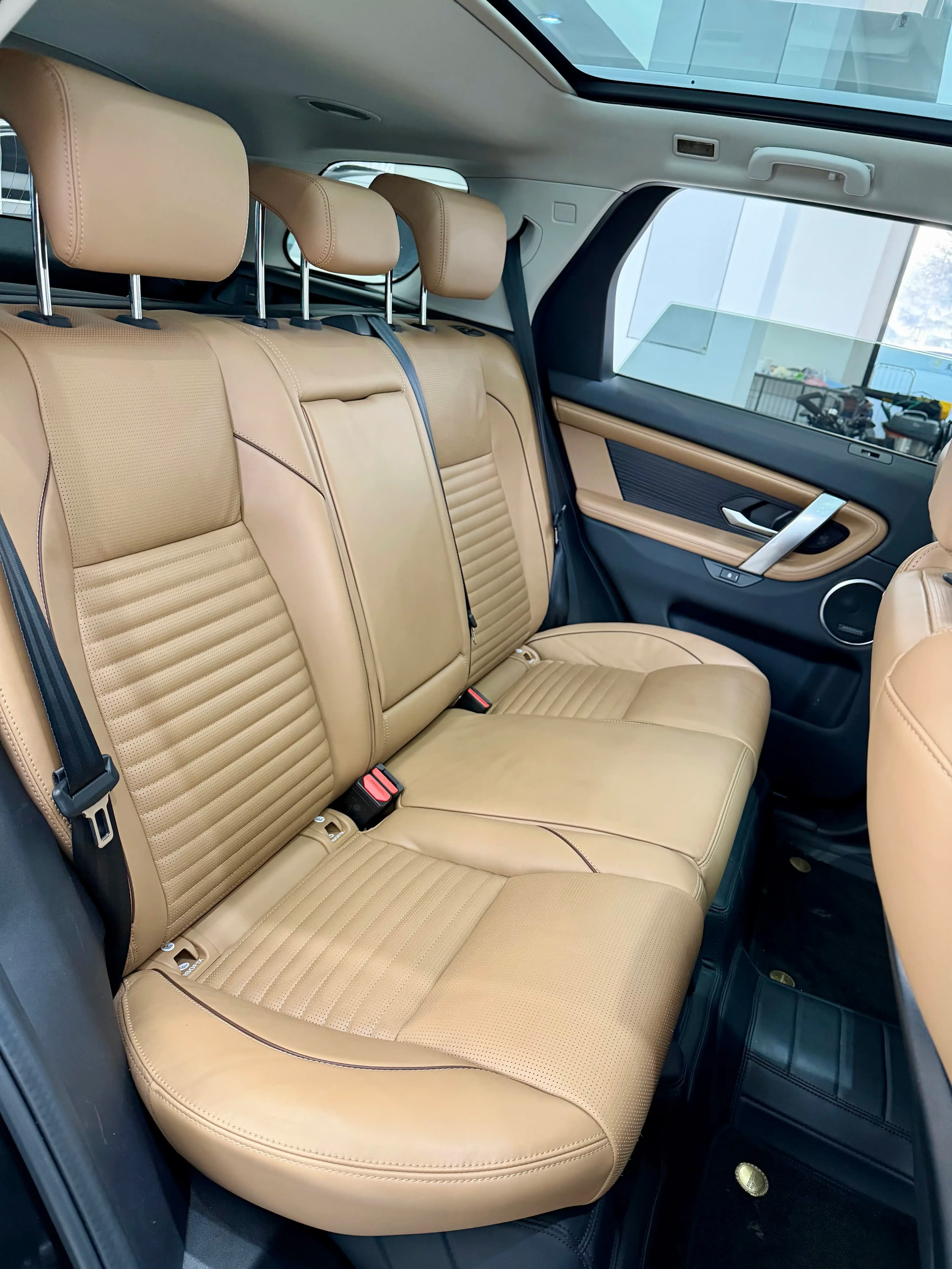 Land Rover Discover Sports 2024 г. 53525 км. — фото 12