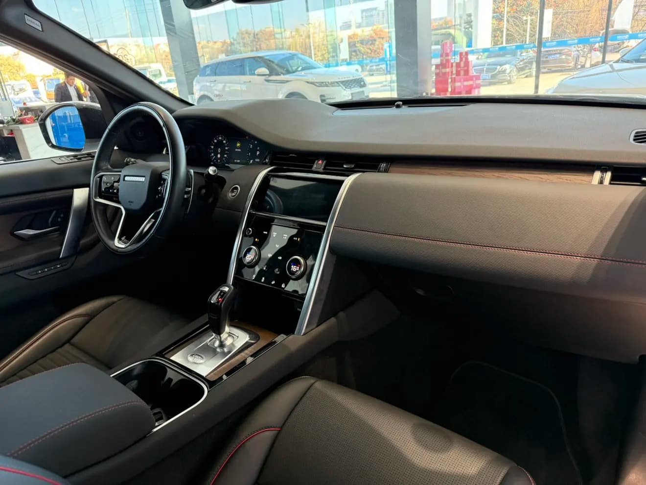 Land Rover Discover Sports 2023 г. 19024 км. — фото 22