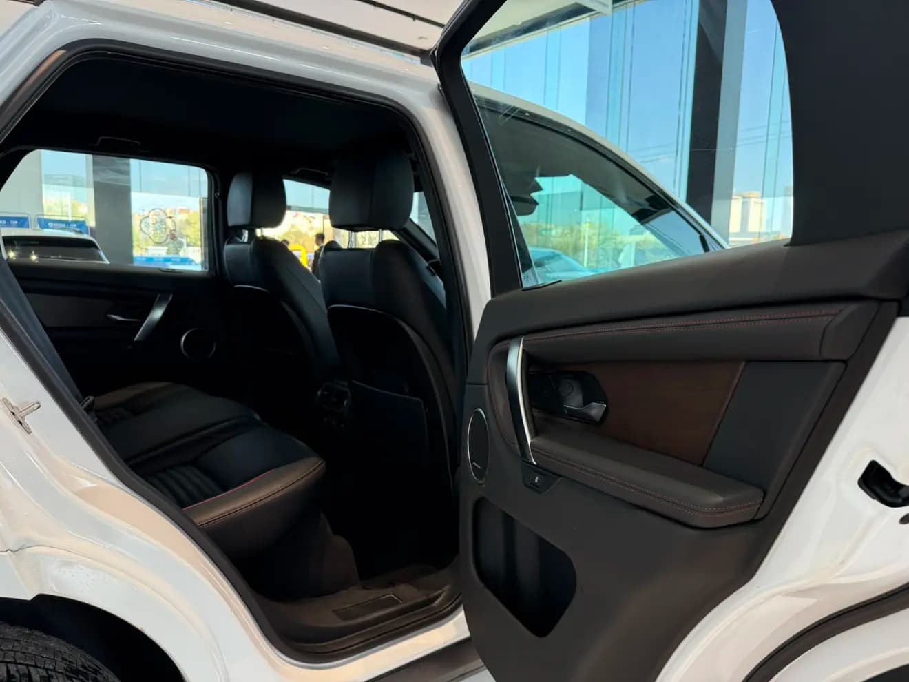 Land Rover Discover Sports 2023 г. 19024 км. — фото 38