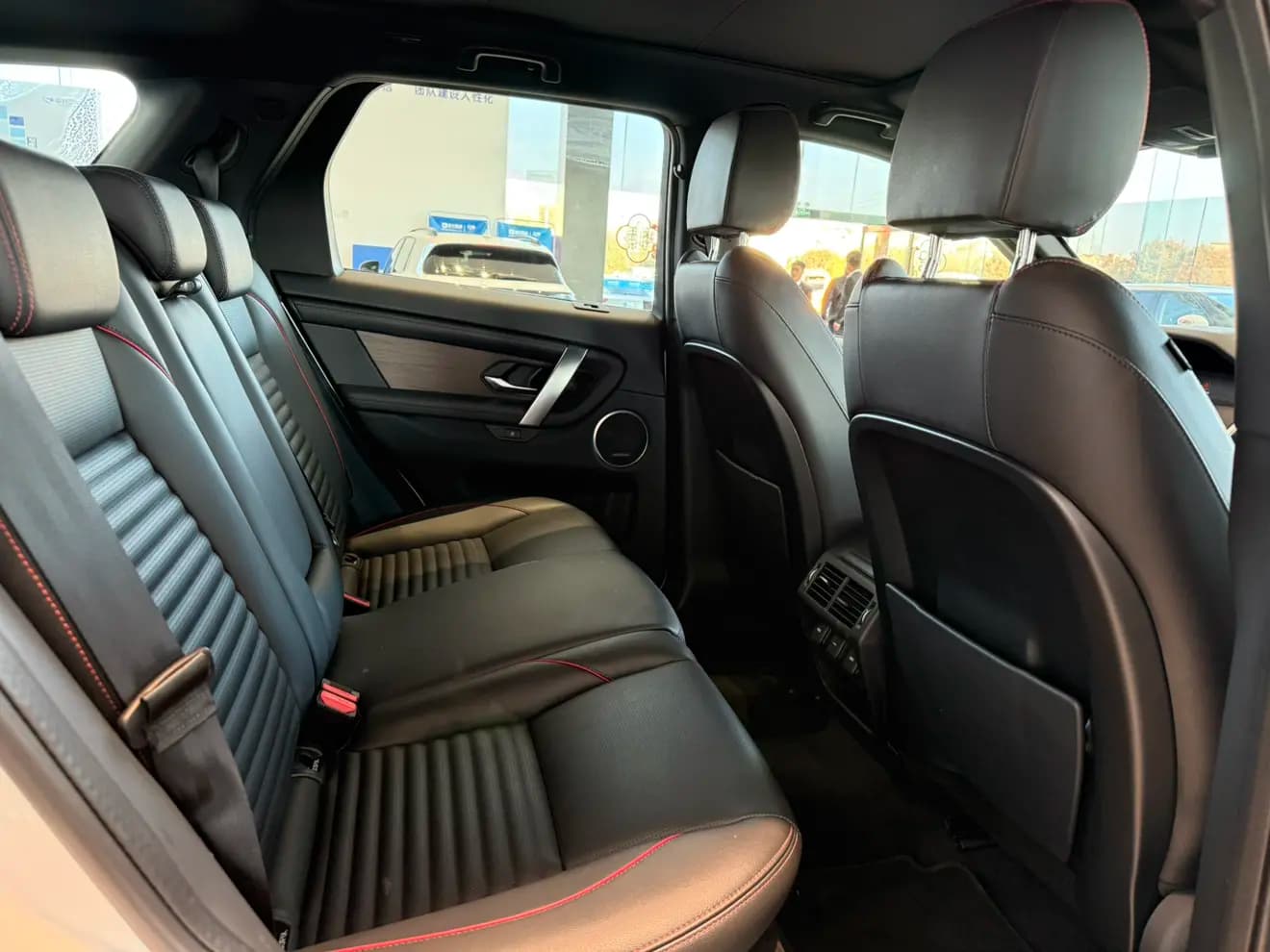 Land Rover Discover Sports 2023 г. 19024 км. — фото 39