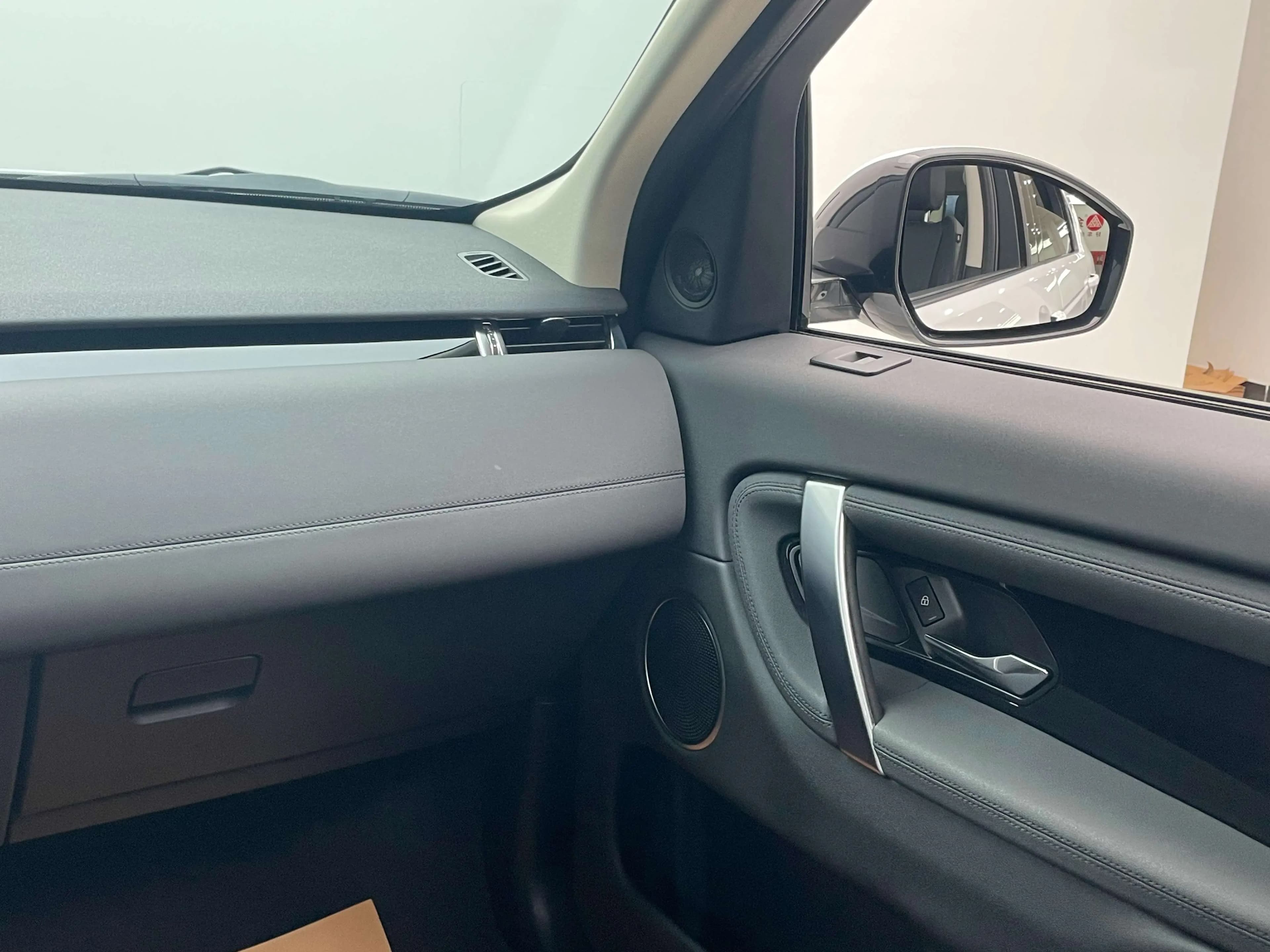 Land Rover Discover Sports 2022 г. 64622 км. — фото 15