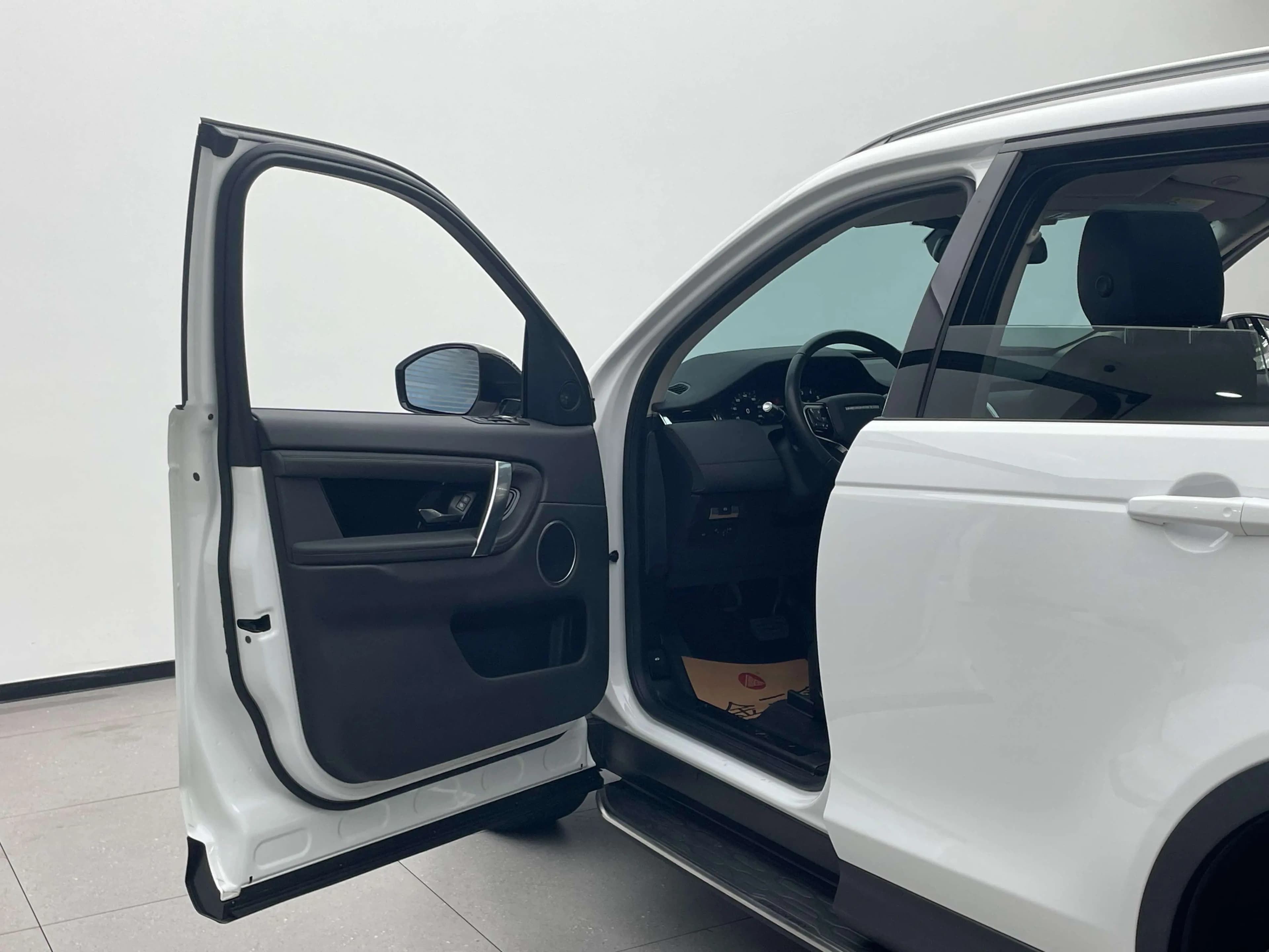 Land Rover Discover Sports 2022 г. 64622 км. — фото 30
