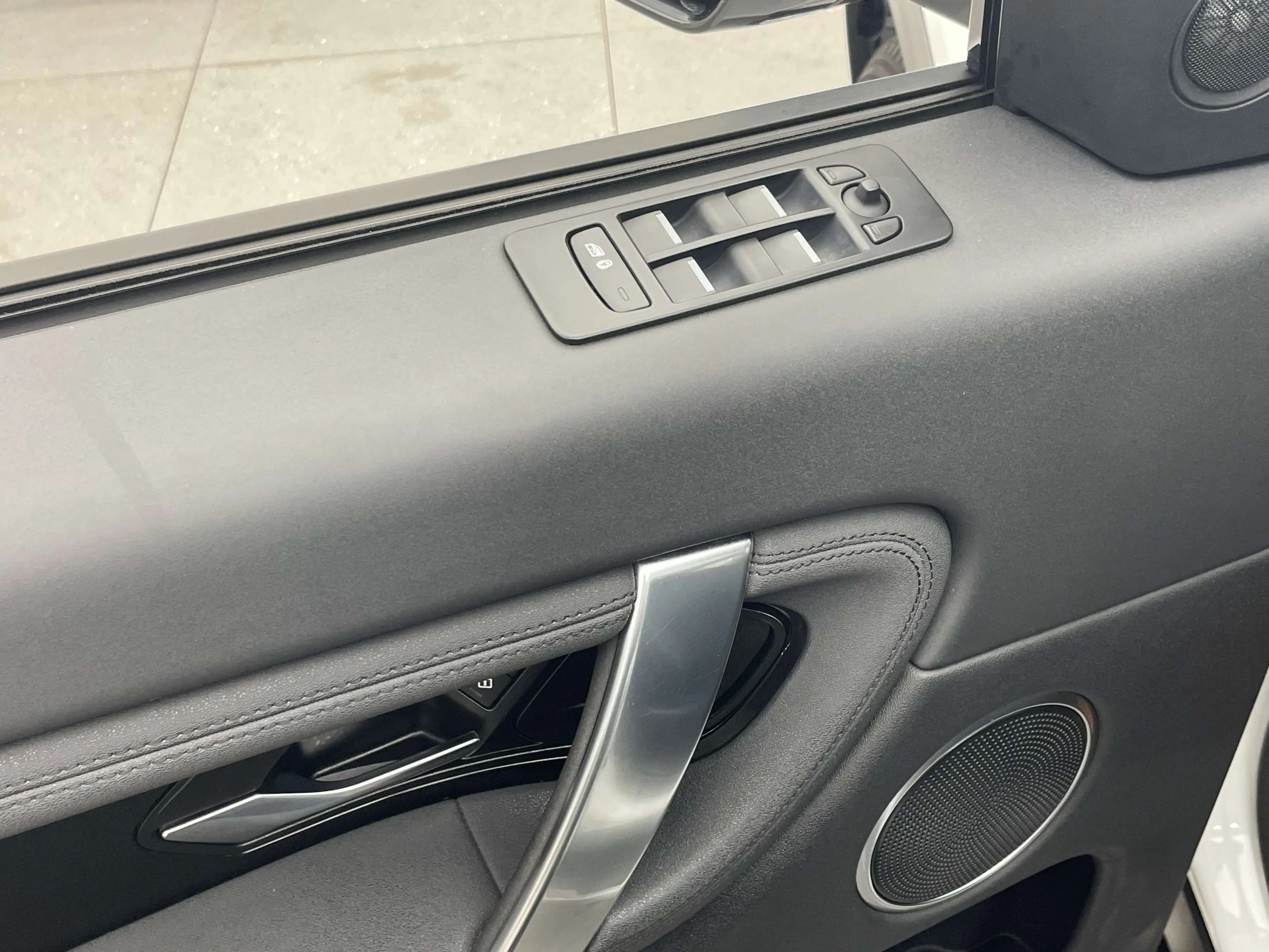 Land Rover Discover Sports 2022 г. 64622 км. — фото 34