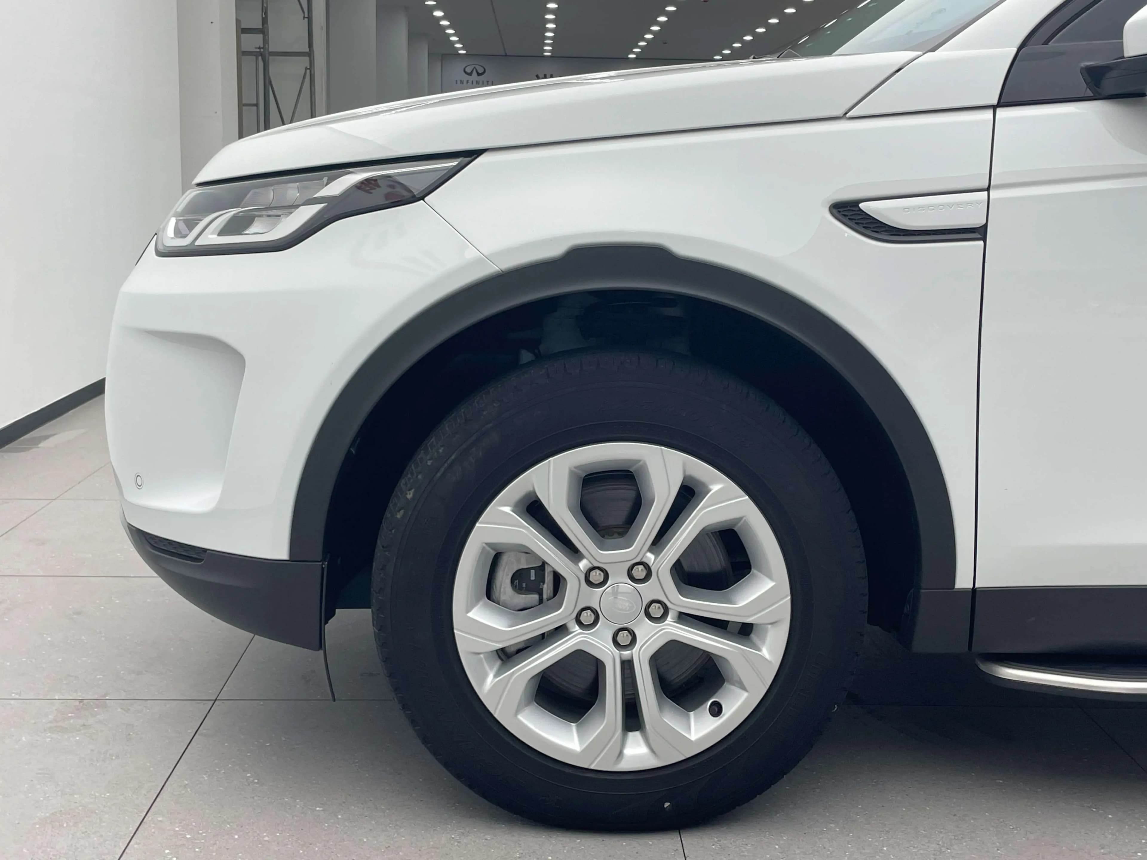Land Rover Discover Sports 2022 г. 64622 км. — фото 6
