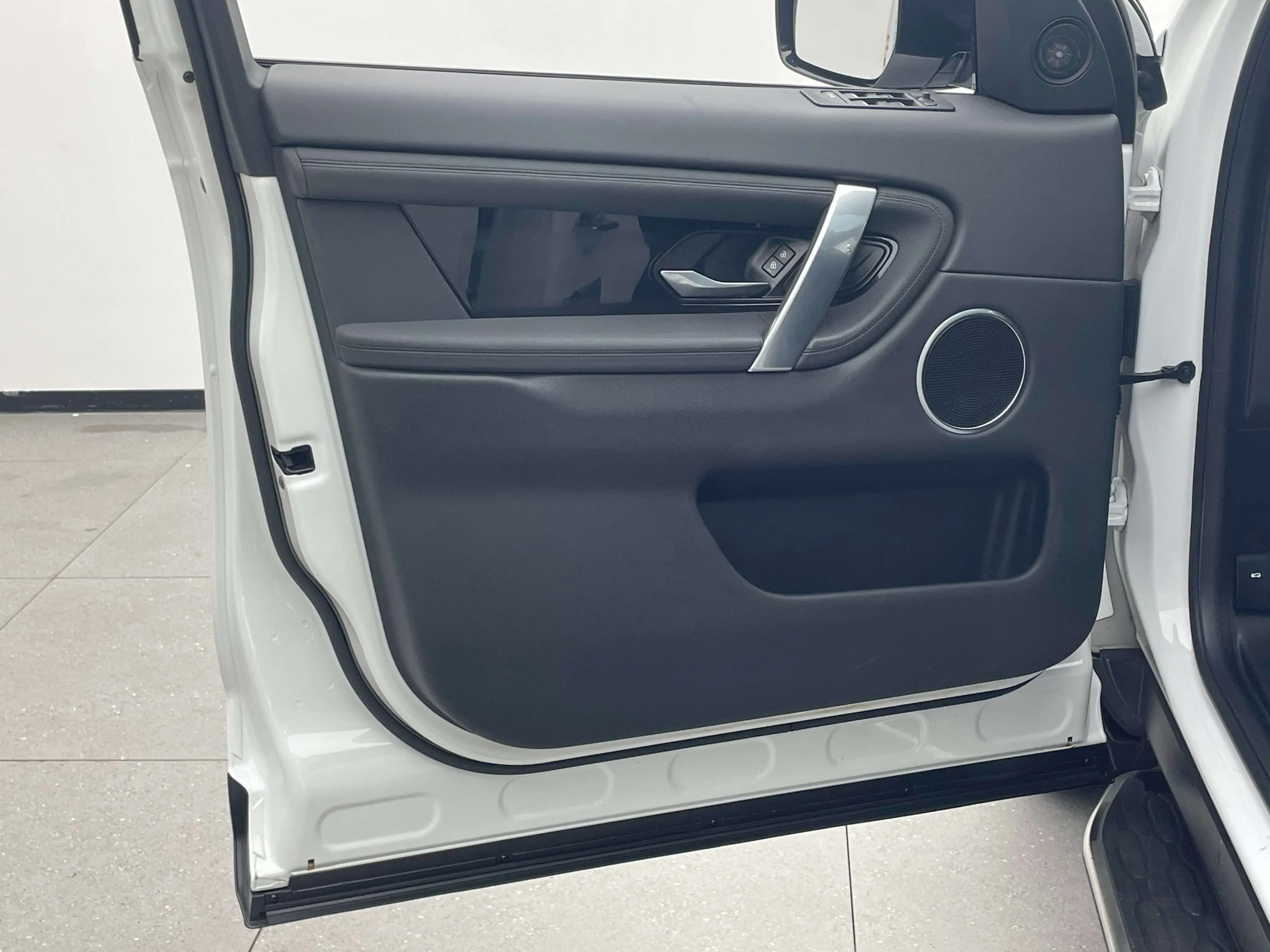 Land Rover Discover Sports 2022 г. 64622 км. — фото 10