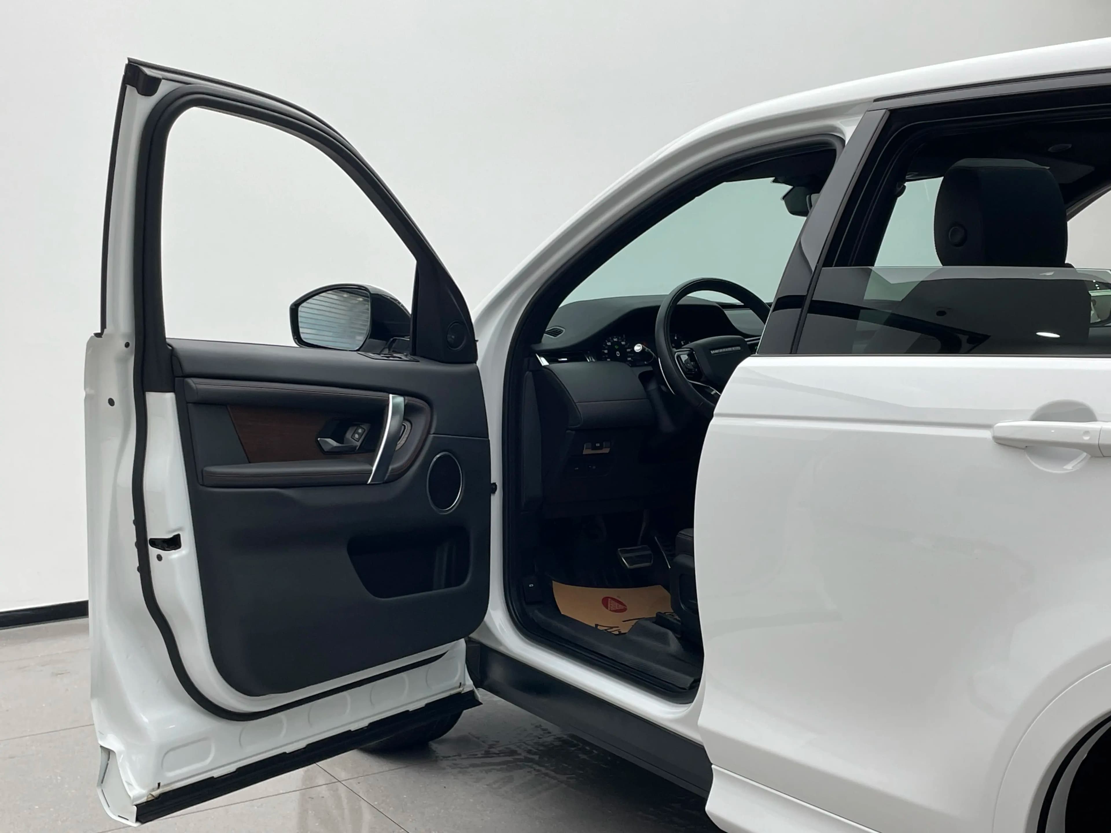 Land Rover Discover Sports 2023 г. 67021 км. — фото 32