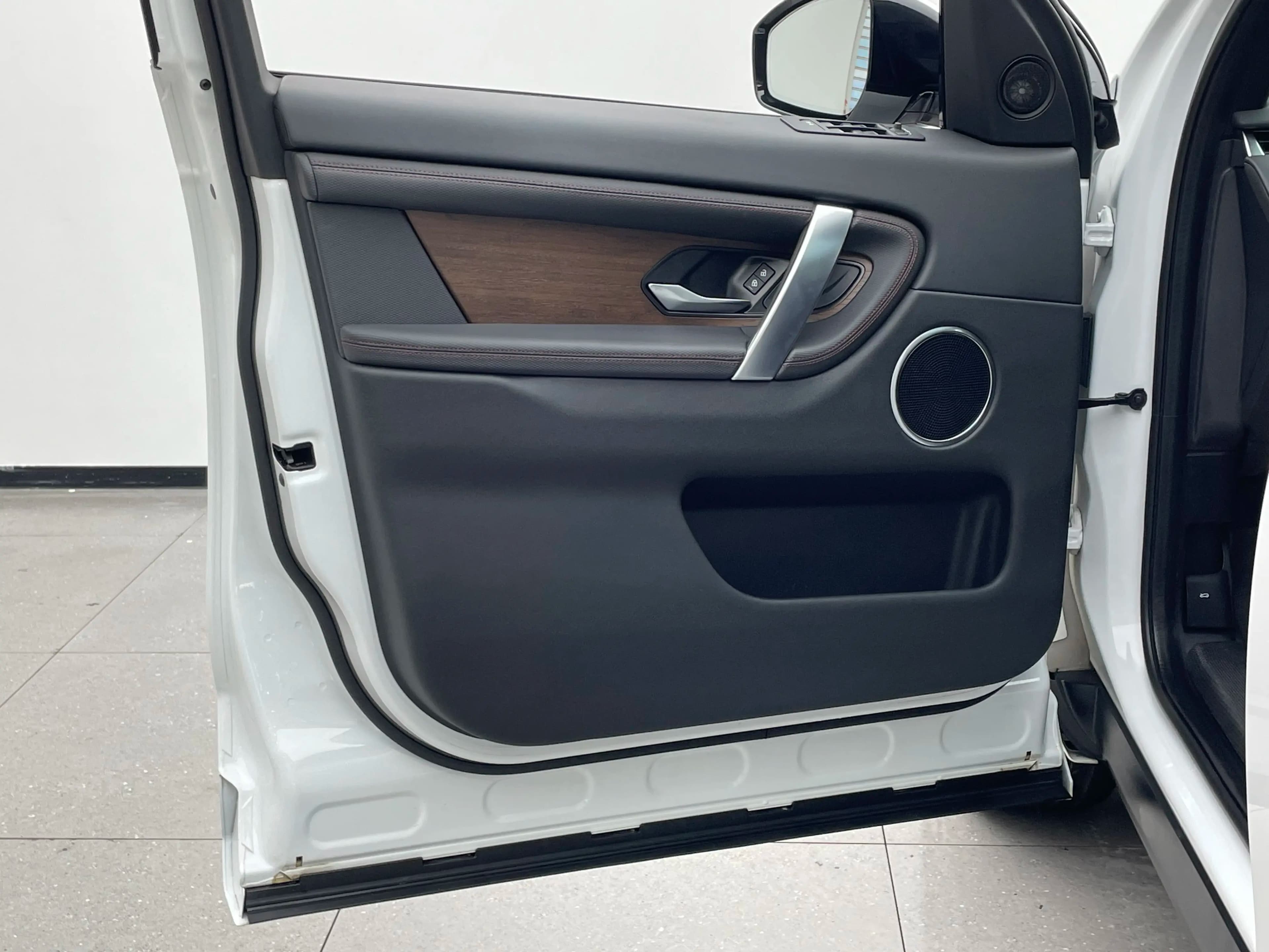 Land Rover Discover Sports 2023 г. 67021 км. — фото 8