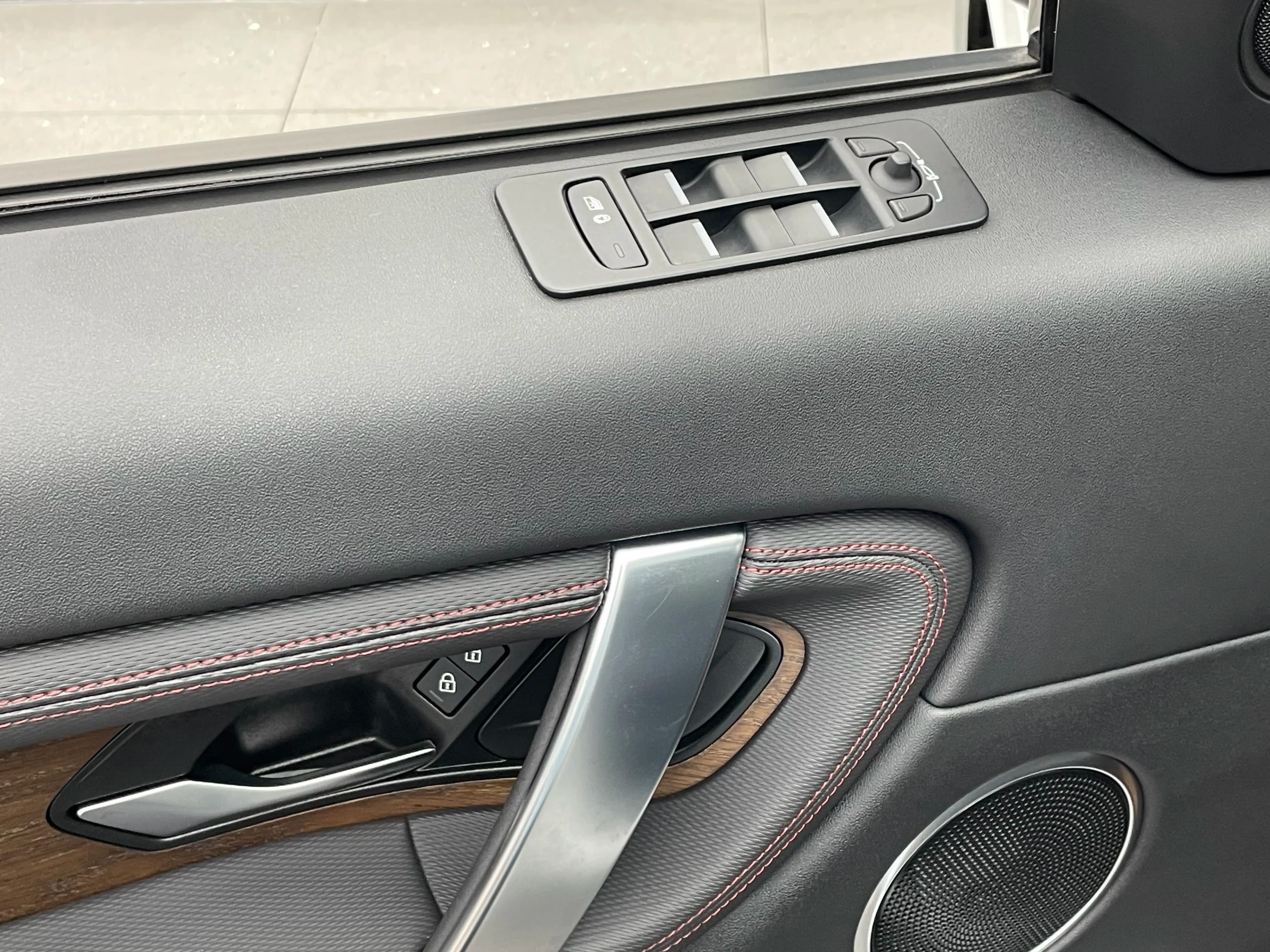 Land Rover Discover Sports 2023 г. 67021 км. — фото 10