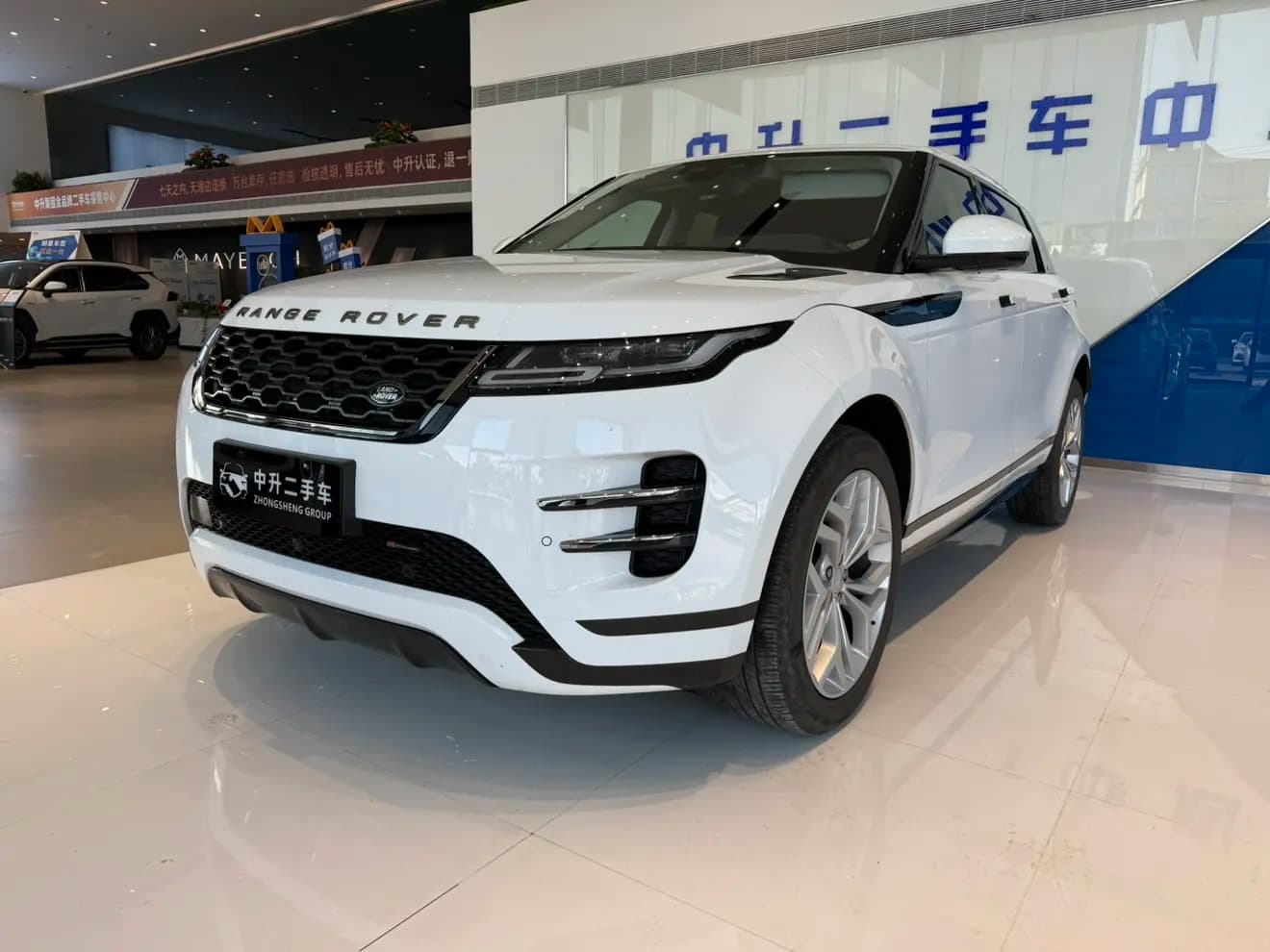 Land Rover Range Rover Evoque 2023 г. 44057 км. — фото 11
