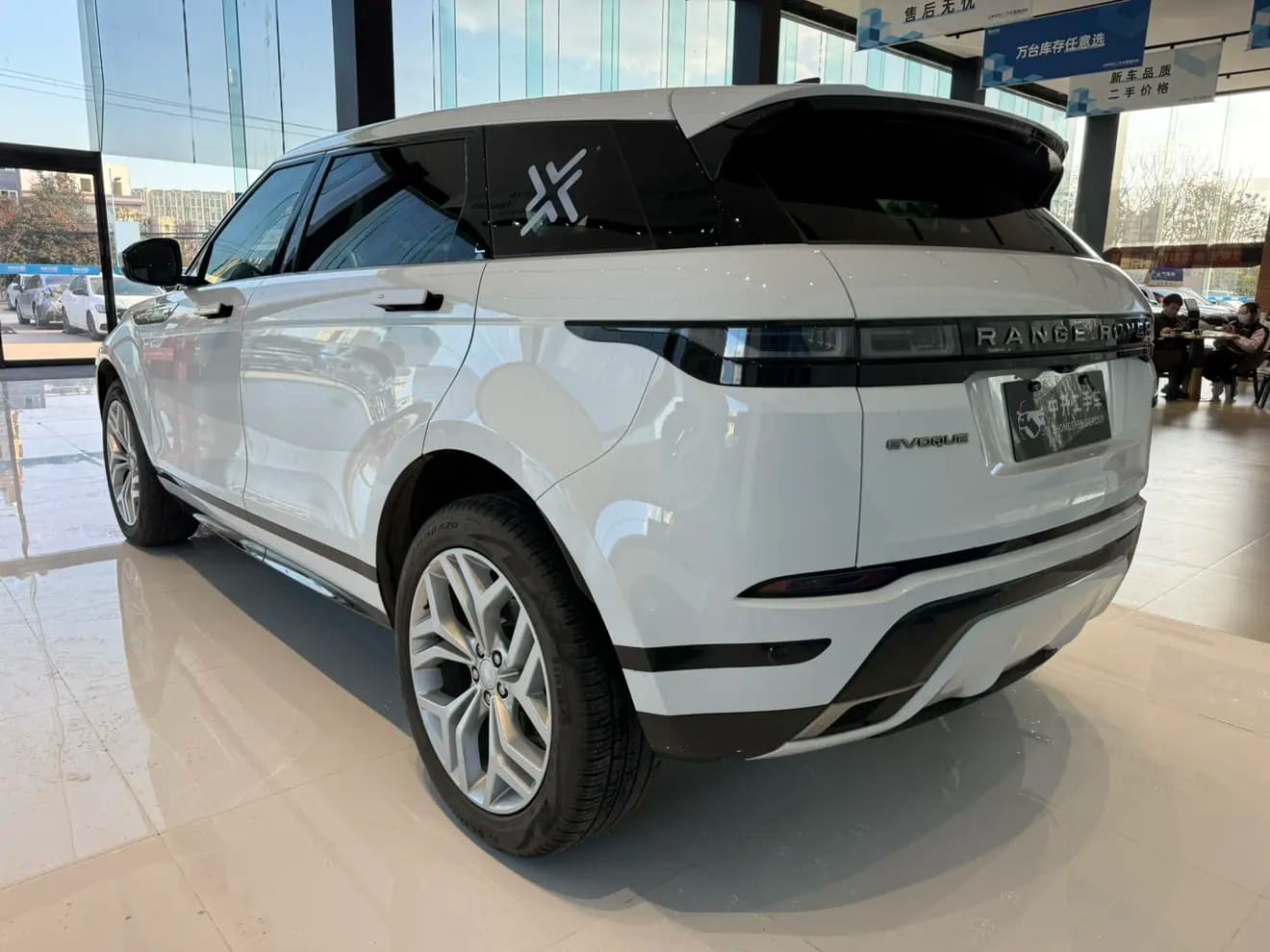 Land Rover Range Rover Evoque 2023 г. 44057 км. — фото 13