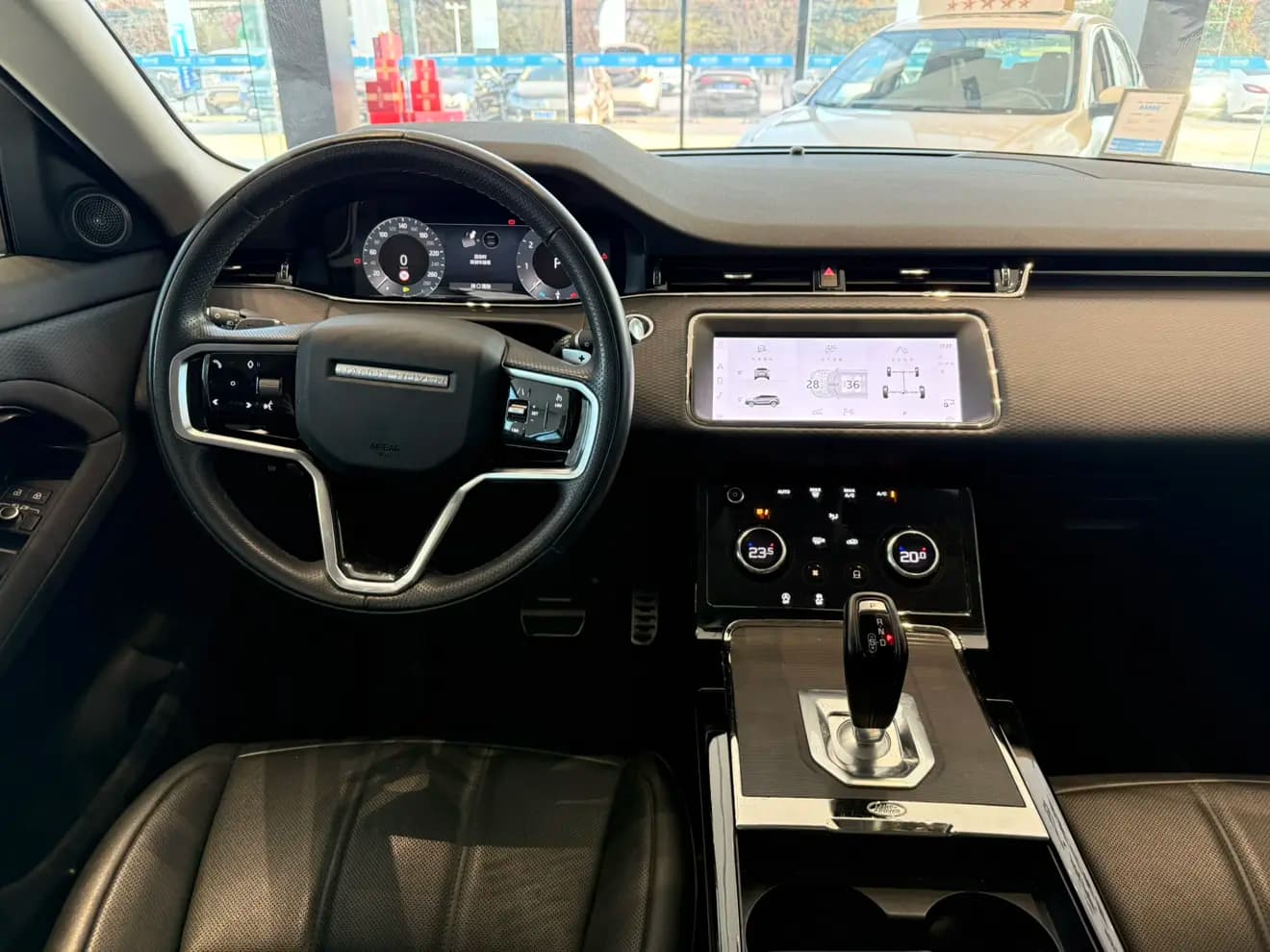Land Rover Range Rover Evoque 2023 г. 44057 км. — фото 28