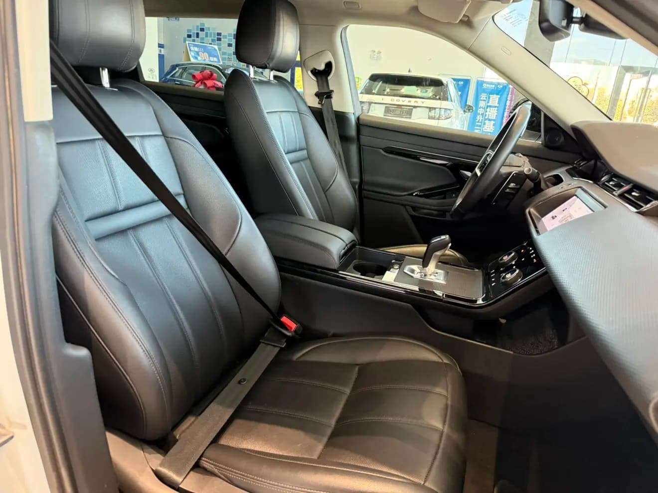 Land Rover Range Rover Evoque 2023 г. 44057 км. — фото 43