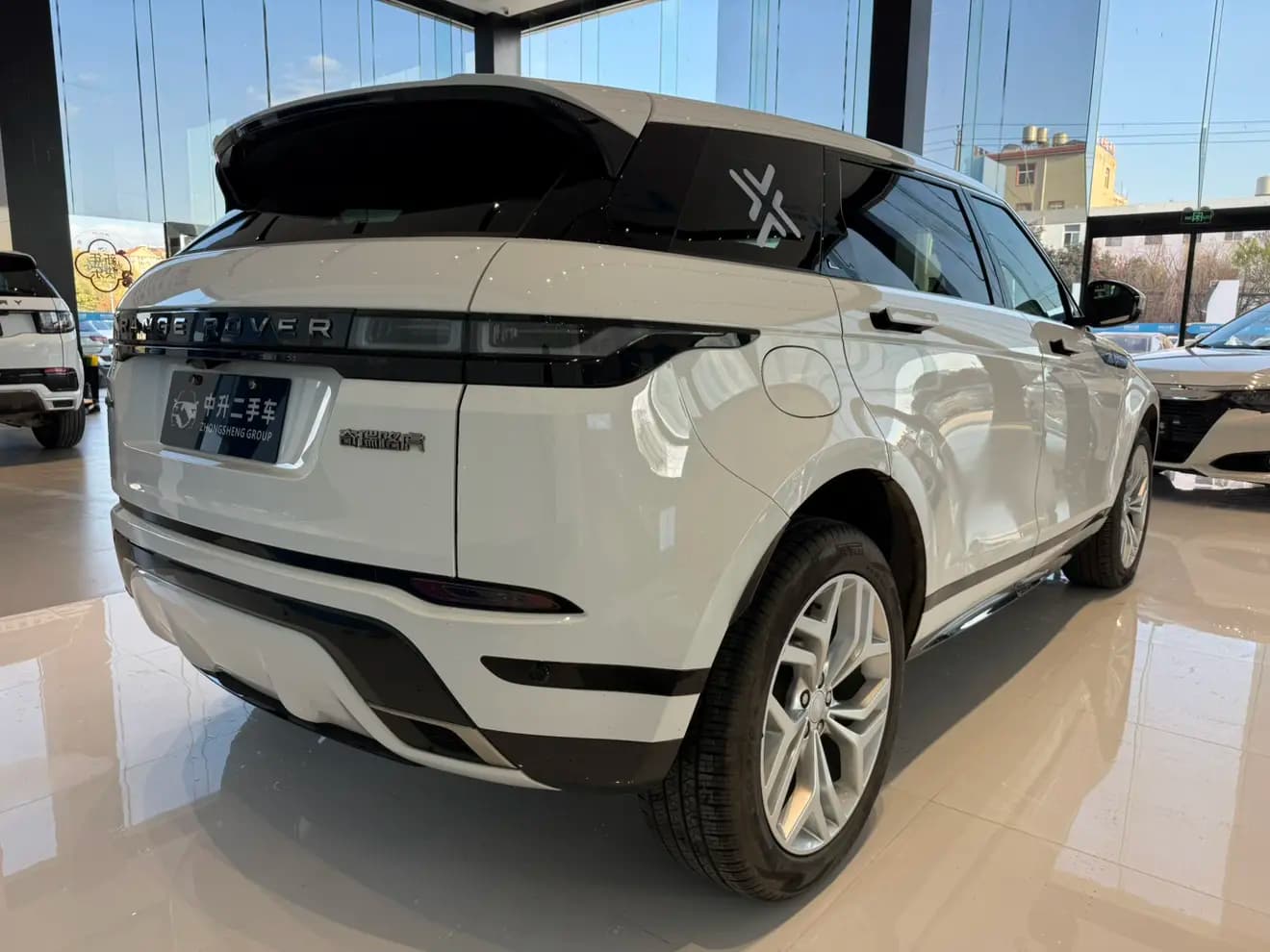 Land Rover Range Rover Evoque 2023 г. 44057 км. — фото 7