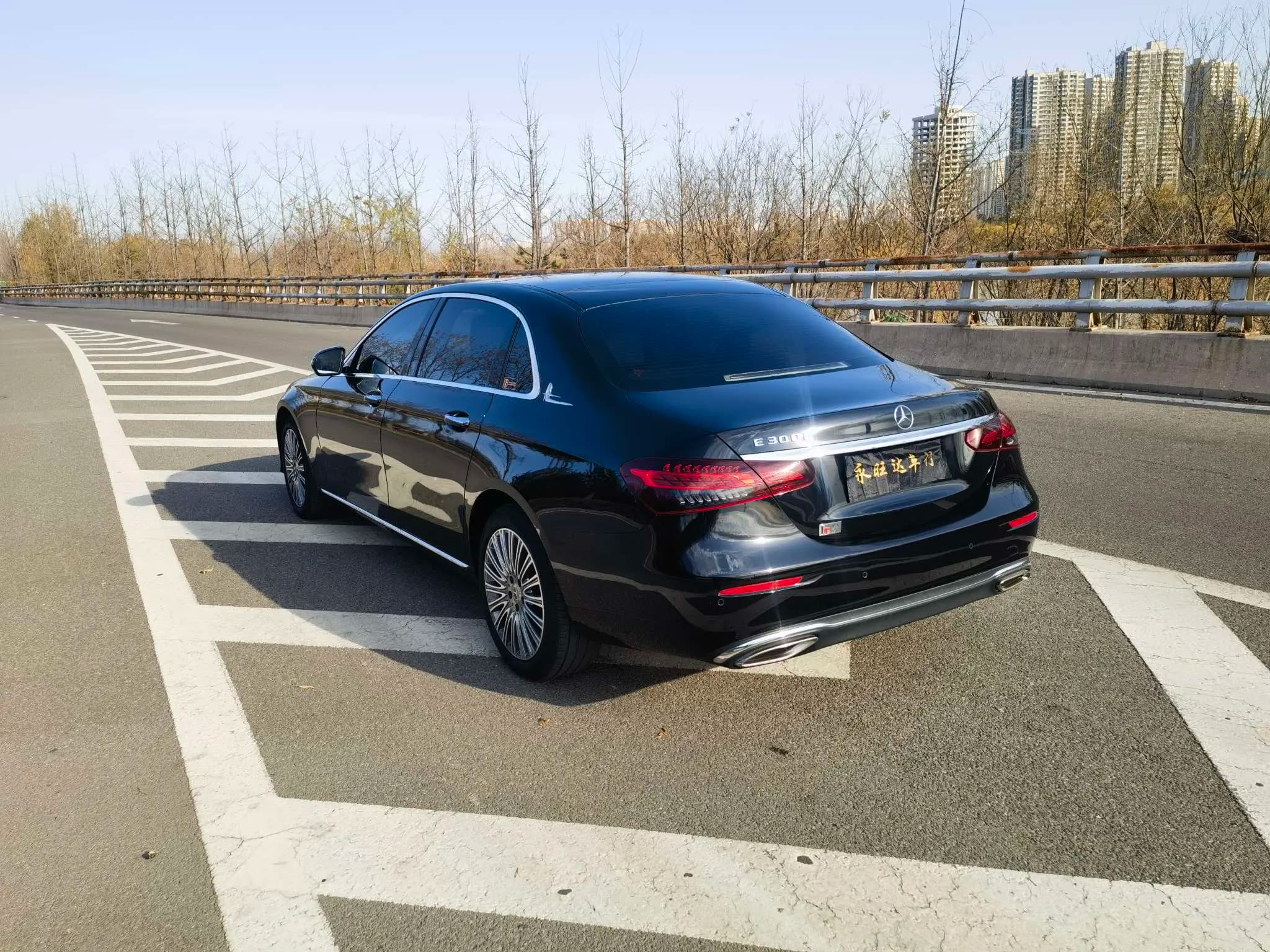 Mercedes-Benz E-Class 2022 г. 63141 км. — фото 4