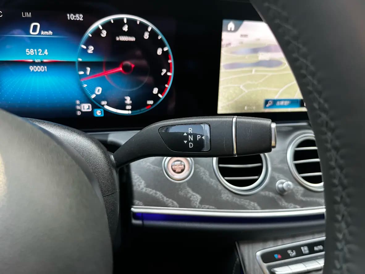 Mercedes-Benz E-Class 2022 г. 90139 км. — фото 25